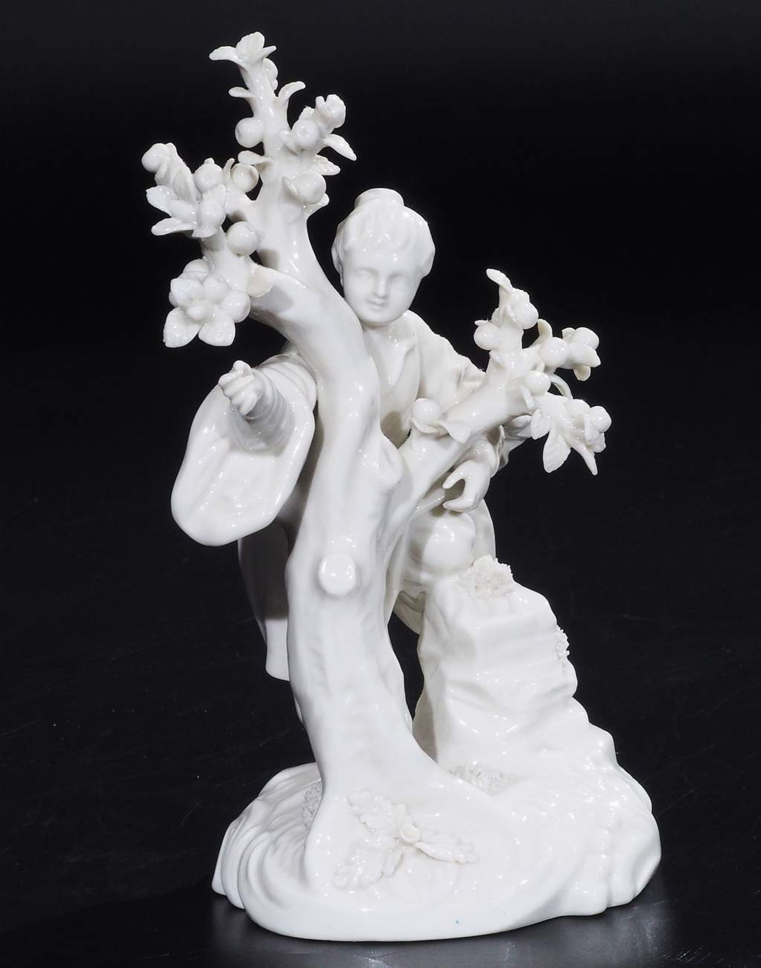 Figurengruppe "Chinesin am Apfelbaum, nach Äpfeln greifend", NYMPHENBURG nach Frankenthaler Modell. - Image 5 of 8