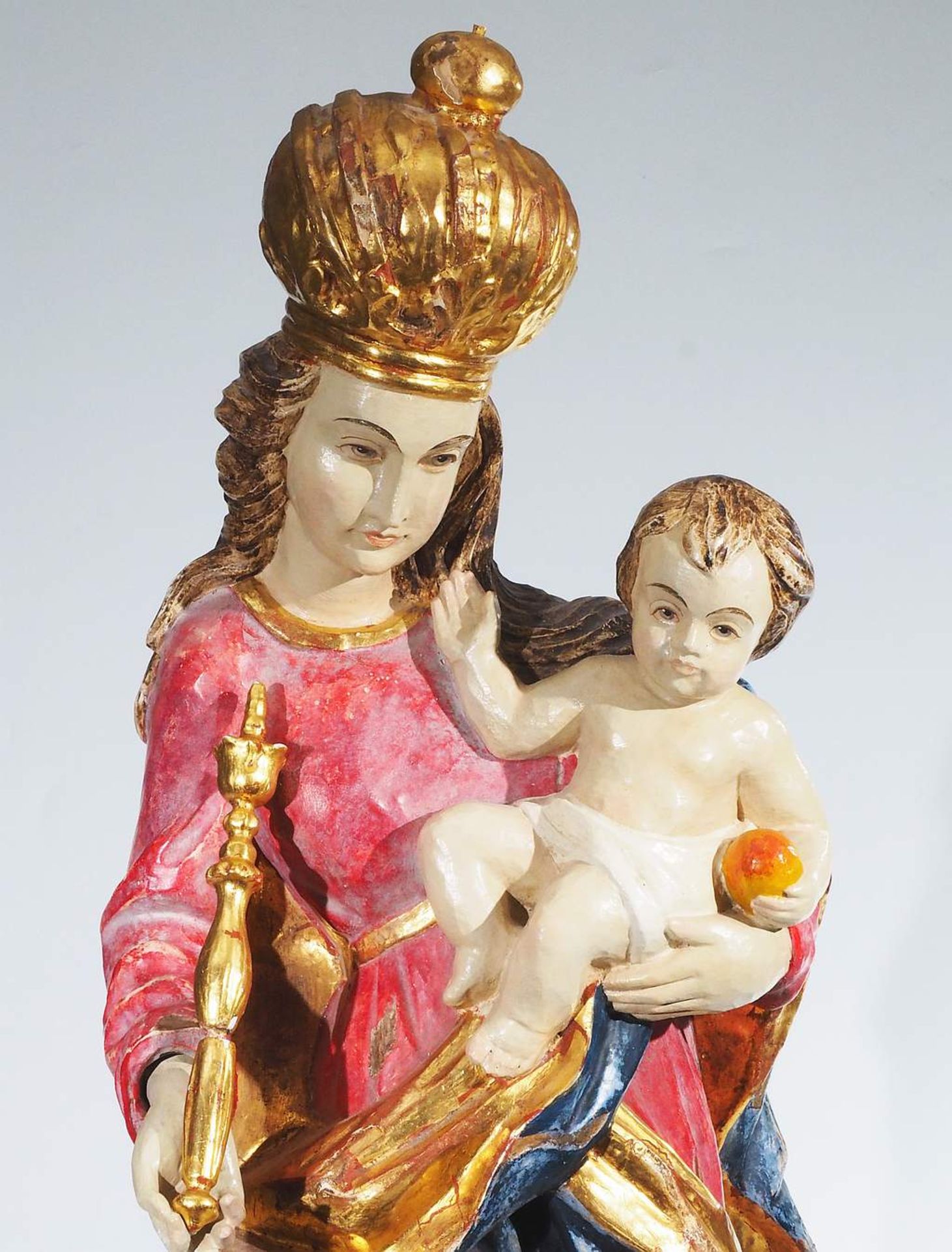 Stehende bekrönte Madanna, (sogenannte Apfelmadonna), - Bild 3 aus 7