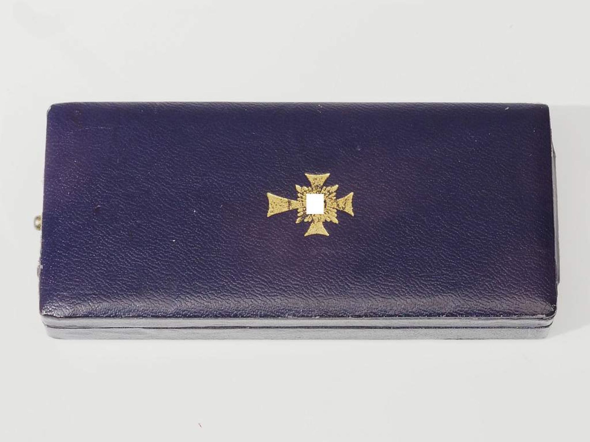 Ehrenkreuz der deutschen Mutter "Mutterverdienstkreuz in Gold", 2. Weltkrieg. - Bild 4 aus 4