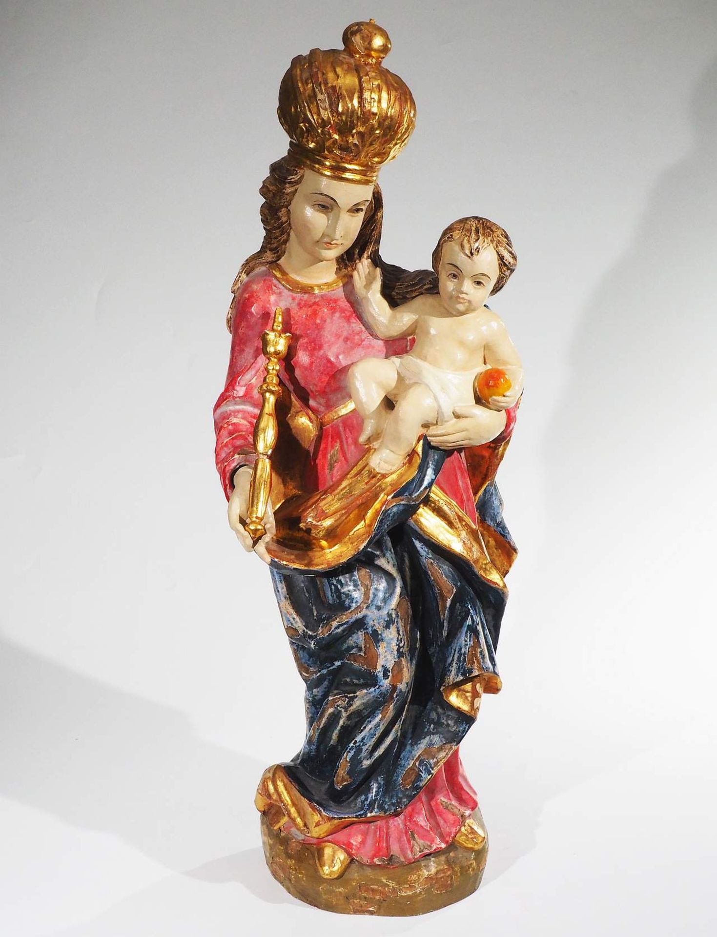 Stehende bekrönte Madanna, (sogenannte Apfelmadonna), - Bild 2 aus 7