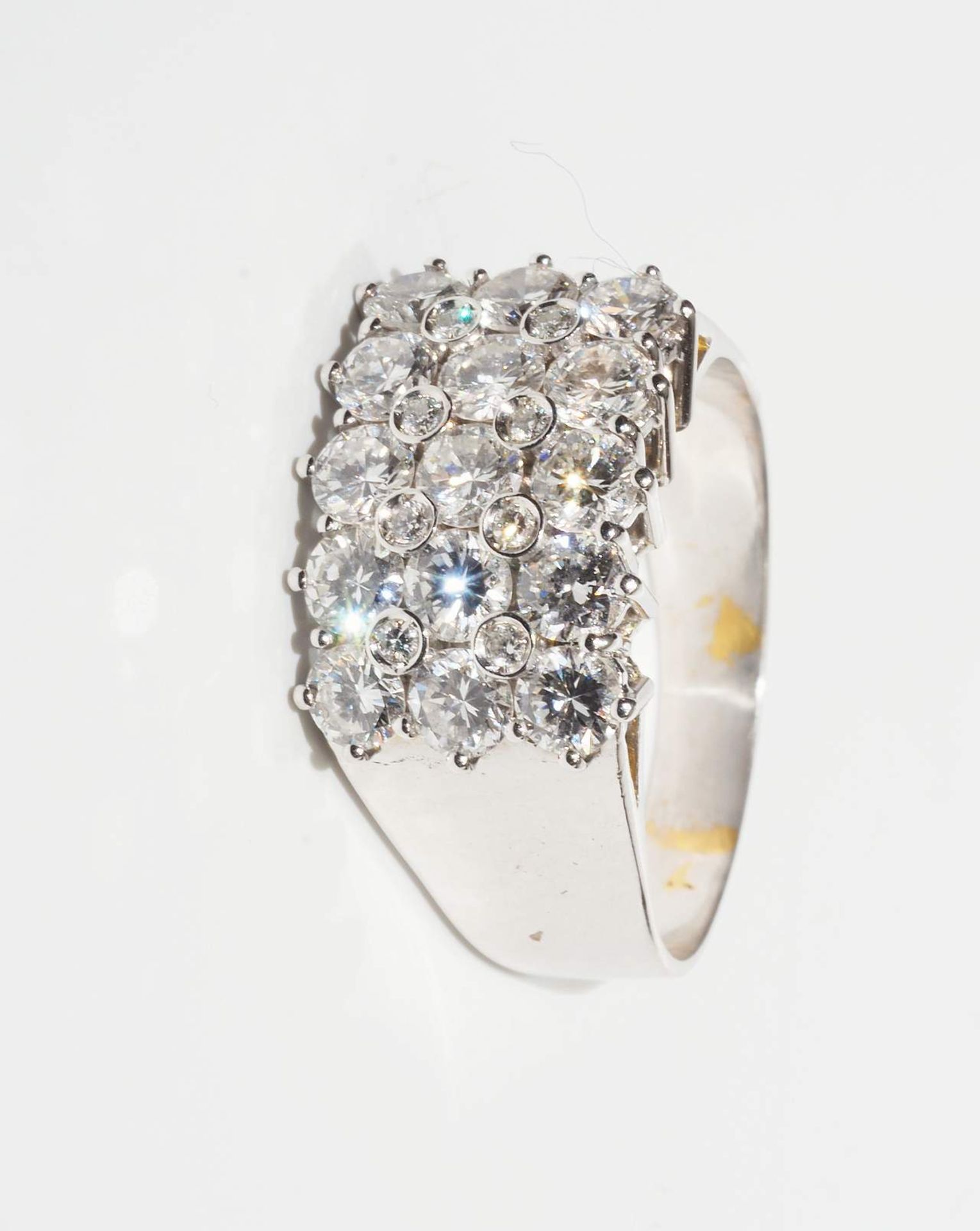 Ring mit 23 Brillanten von ca. 1,65 ct. G-H vs-si. - Bild 2 aus 7