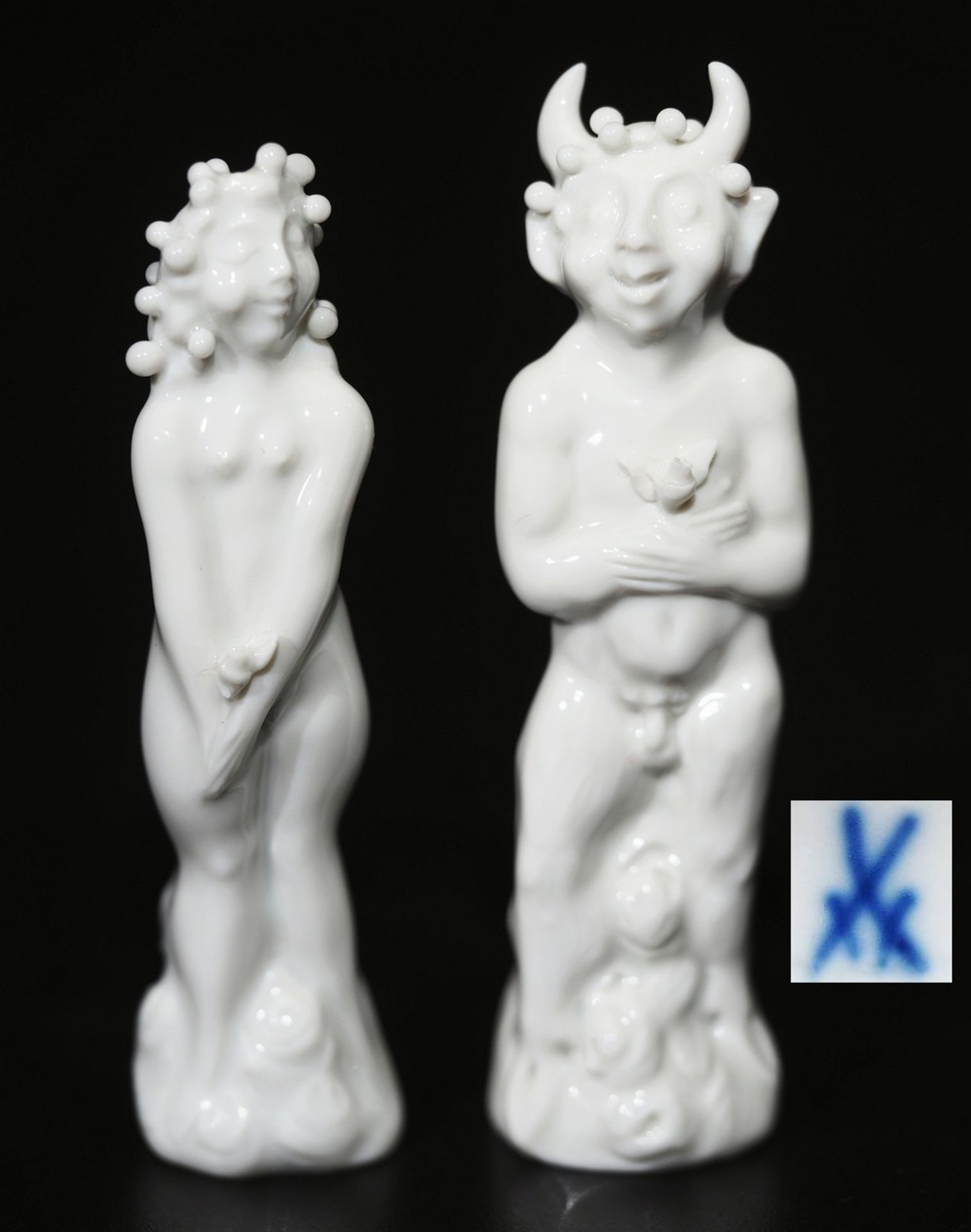 Stilisierte karikative Miniaturfiguren "Braut und Satyr". MEISSEN, 1. Wahl. Entwurf Peter Strang. M