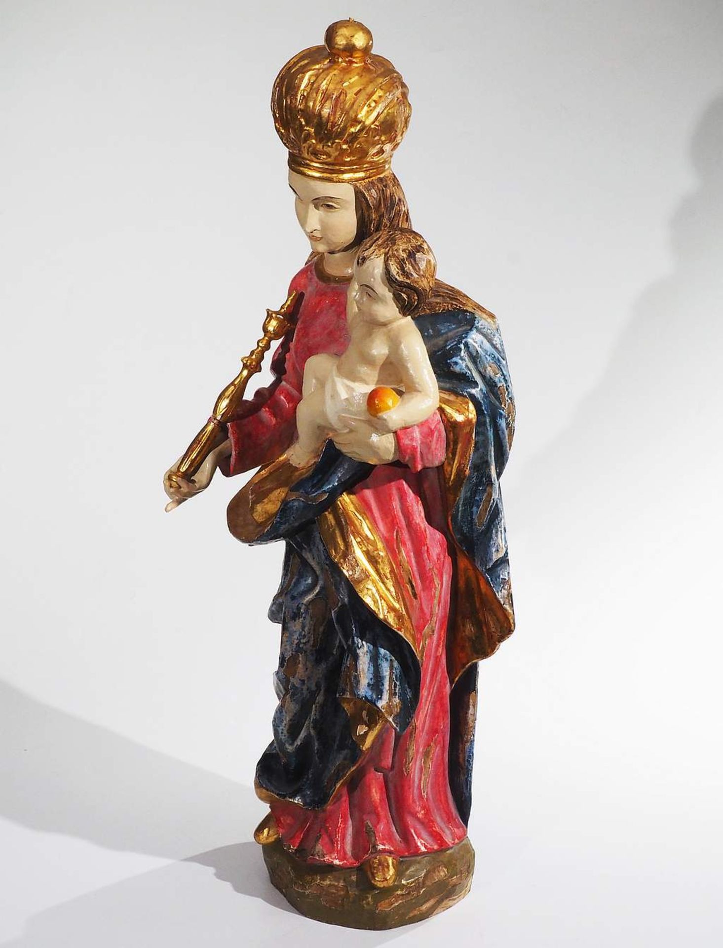 Stehende bekrönte Madanna, (sogenannte Apfelmadonna), - Bild 6 aus 7