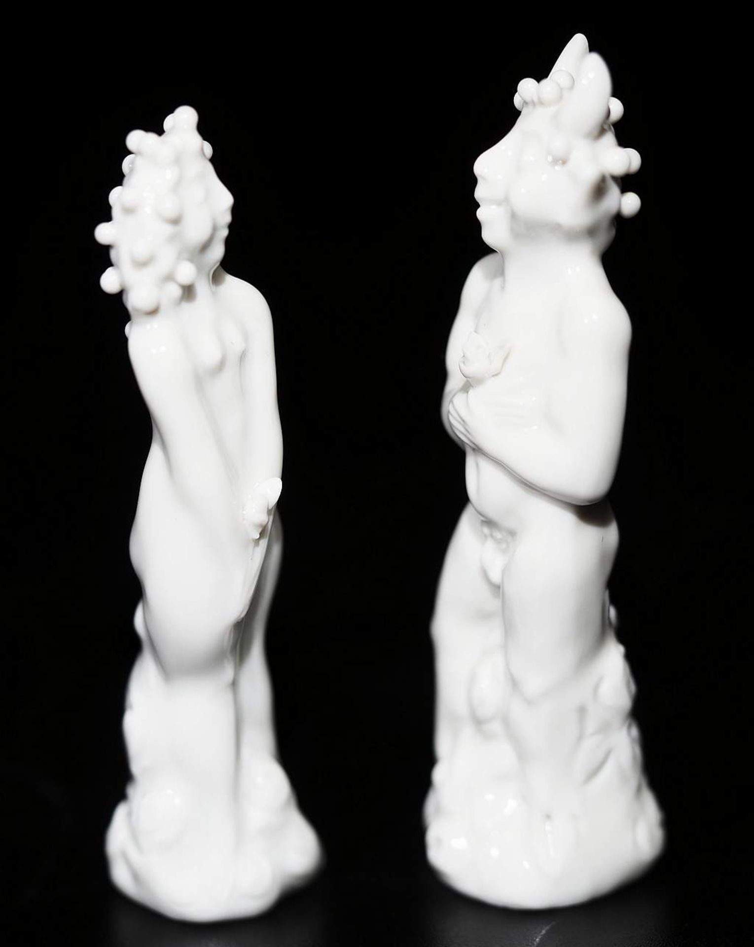 Stilisierte karikative Miniaturfiguren "Braut und Satyr". MEISSEN, 1. Wahl. Entwurf Peter Strang. M - Image 3 of 6