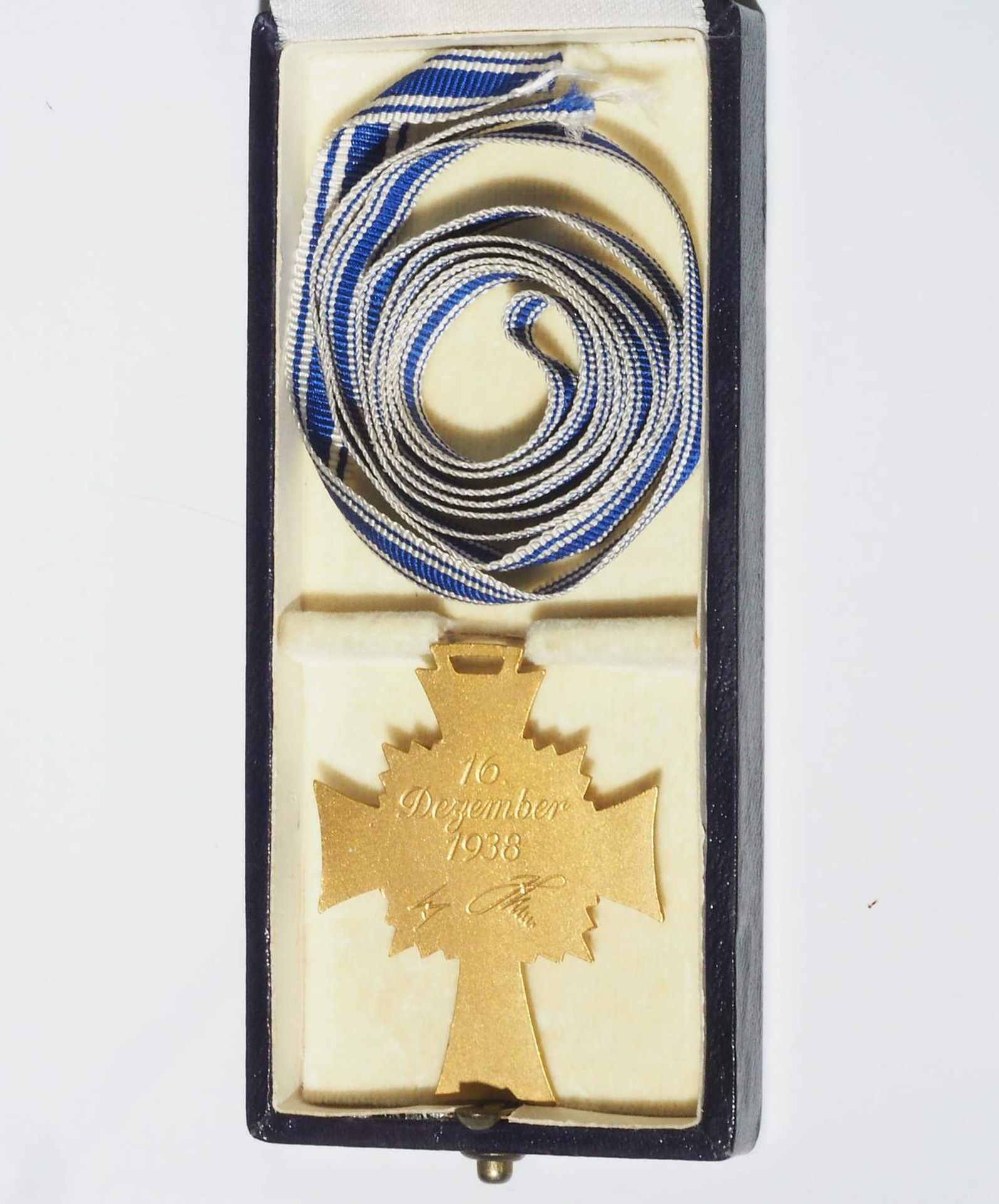 Ehrenkreuz der deutschen Mutter "Mutterverdienstkreuz in Gold", 2. Weltkrieg. - Bild 3 aus 4