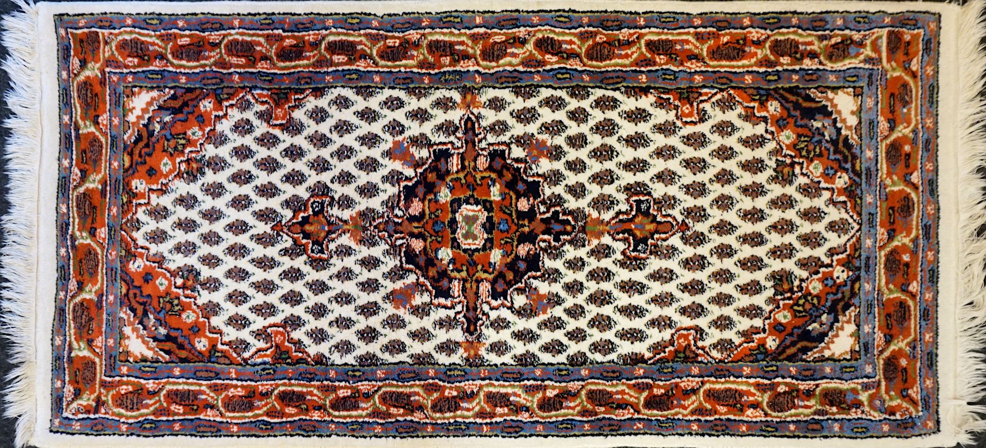 1 Orientteppich 20. Jh. wohl mit Seidenanteil "Reicher Blumen-/Rankendekor" ca. 280x218cm - Bild 6 aus 7