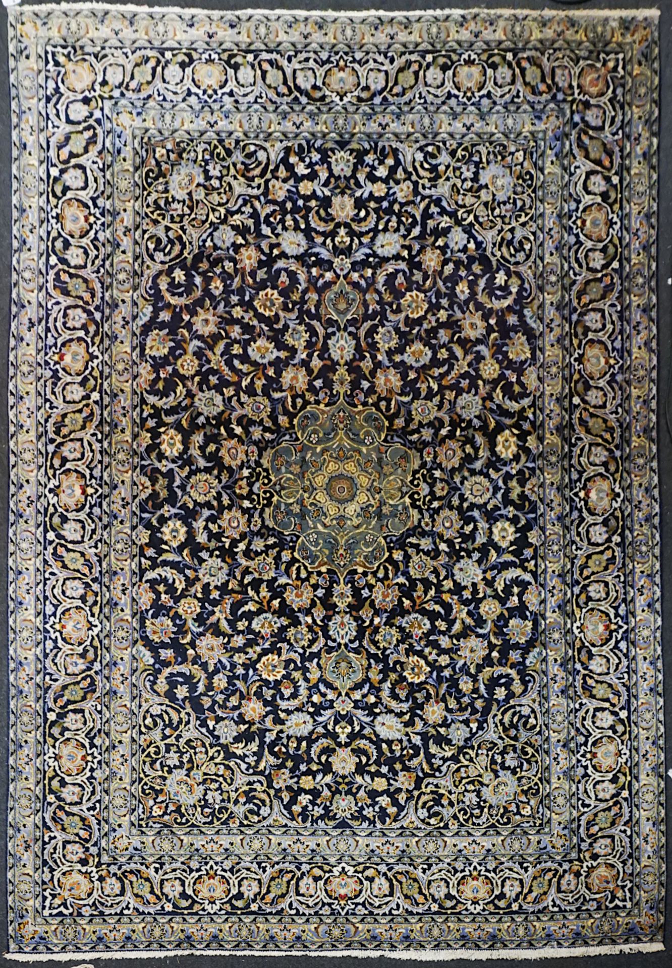 4 Orientteppiche 20. Jh.: 1x BIDJAR, Iran wohl um 1935 ca. 220x130cm, 1x BUCHARA, Pakistan ca. 152x9