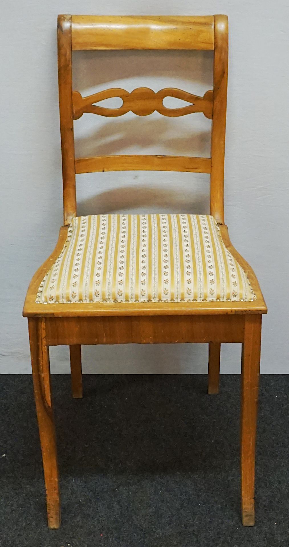 2 Stühle Wiener Barock/1 Stuhl Biedermeier z.T. mit Federkernpolsterung, je H ca. 90cm, z.T. min. be - Bild 2 aus 2