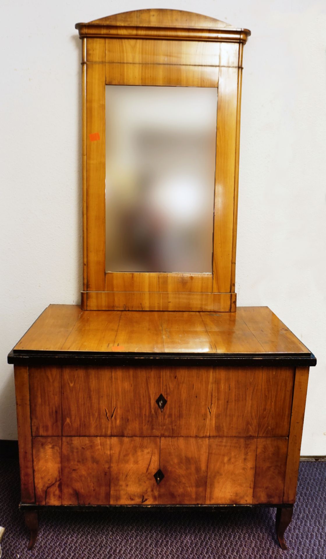 1 Kommode Biedermeier Holz furniert/z.T. ebonisiert ca. 80x101x54cm besch. (Bein lose u.a.)