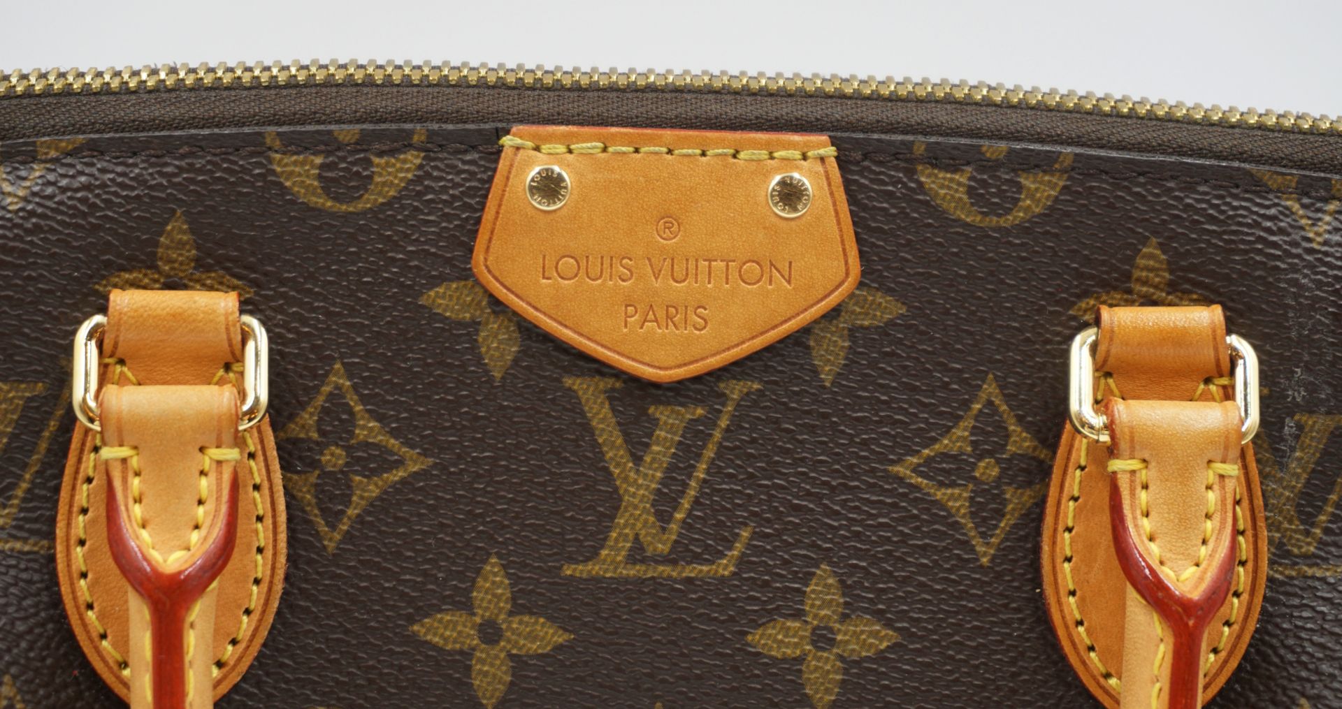 1 Damenhand/-schultertaschen LOUIS VUITTON "Monogram" H ca. 23cm - Bild 3 aus 3