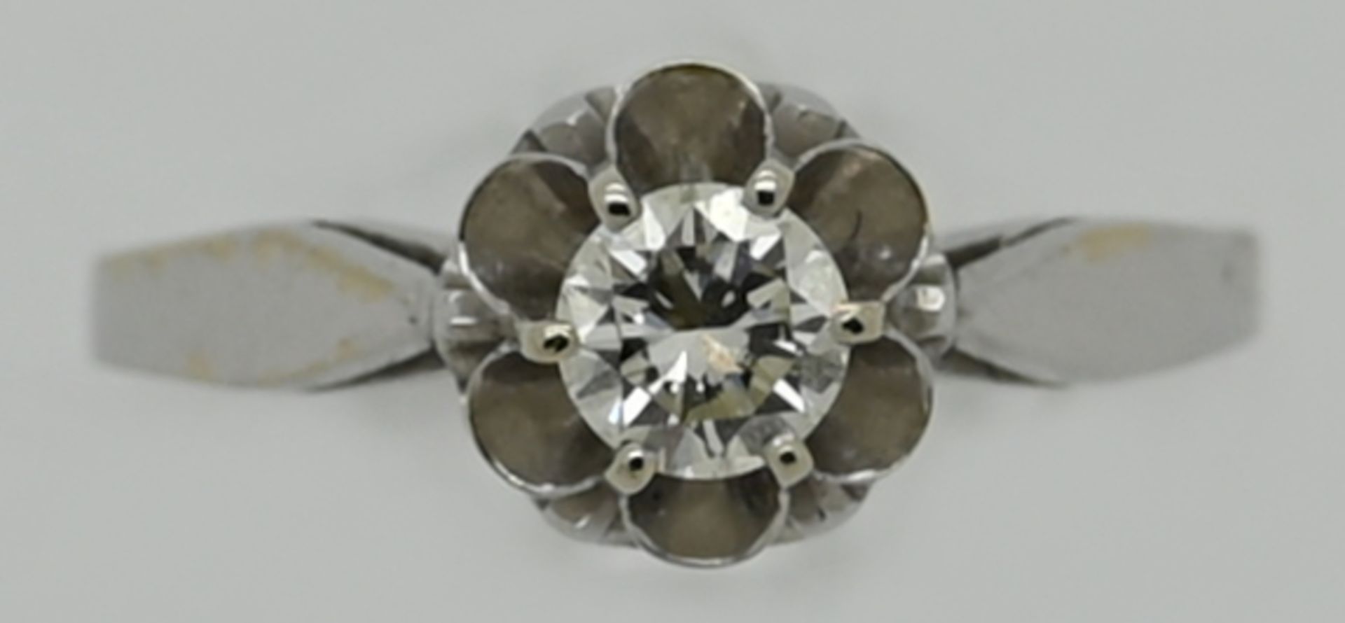 1 Damenring WG 18ct. mit Solitärbrillant ca. 0,5ct.