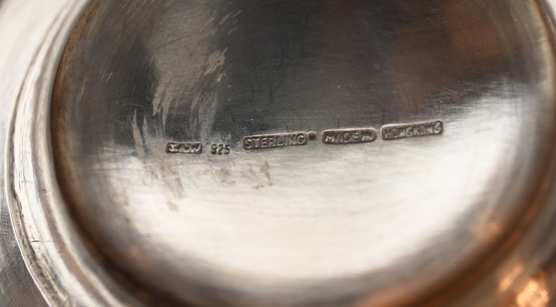 1 Kanne Silber gepunzt Sterling/925 bez. "Made in Hongkong/J.A.W." H ca. 24cm, Holzgriff/-knauf je - Bild 2 aus 2