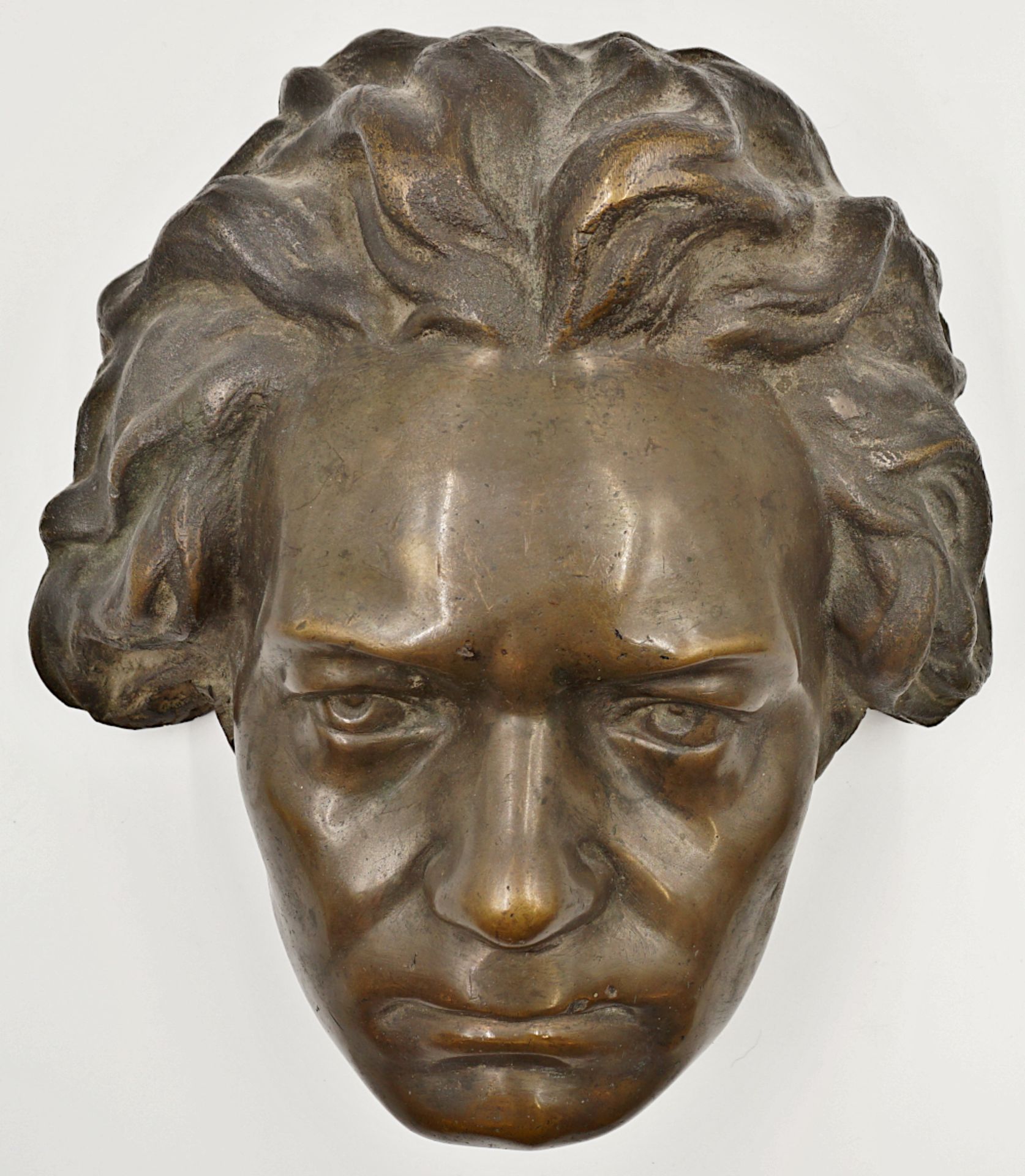 1 Bronzetotenmaske "Ludwig van Beethoven" innen bez. " O. P. C. N./Satumare" H ca. 29cm, - Bild 2 aus 2