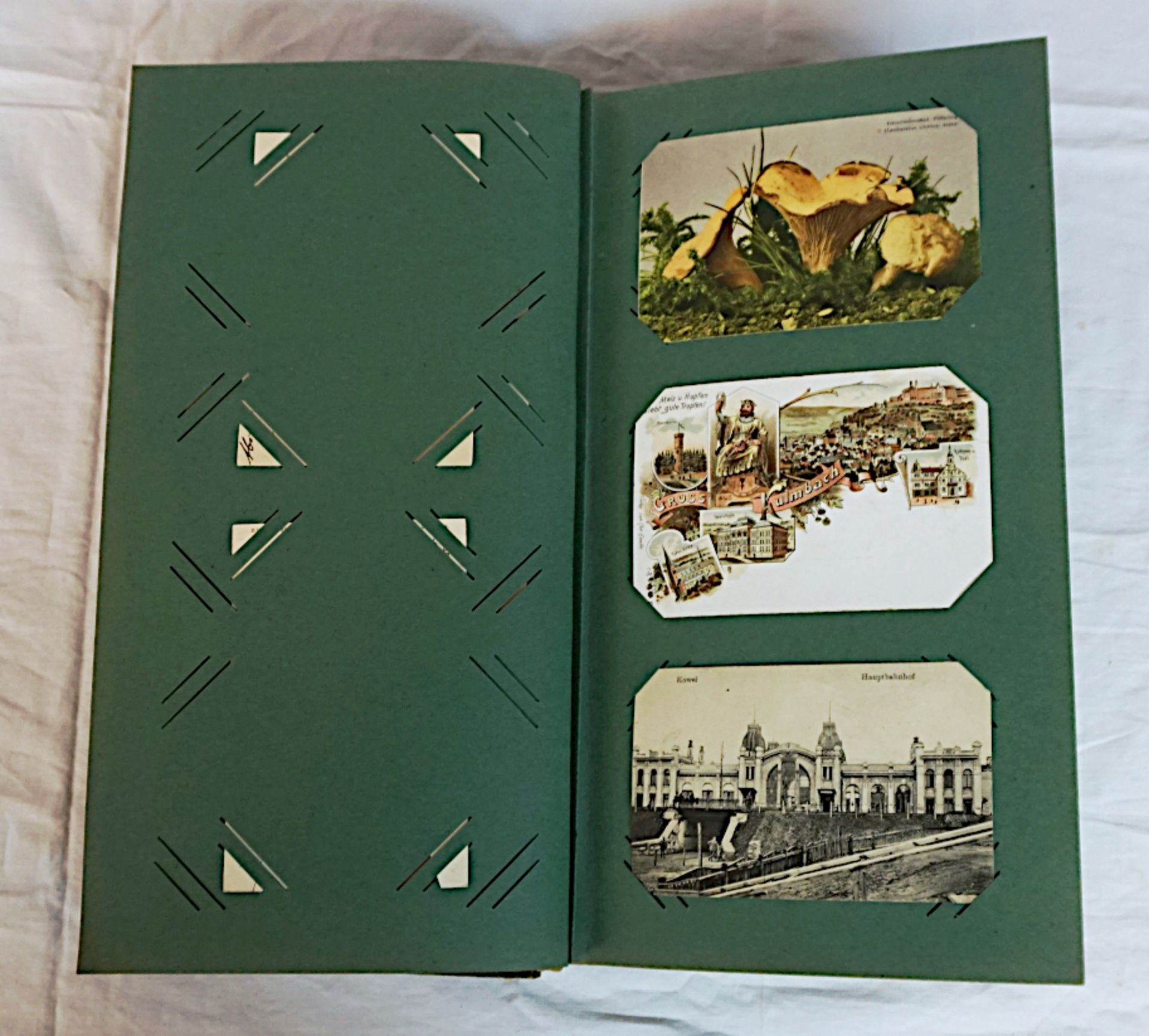 1 Postkartenalbum wohl Anfang 20. Jh. mit ca. 180 Postkarten z.T. "1. WK/Soldaten", "Stadtansichten" - Image 2 of 4