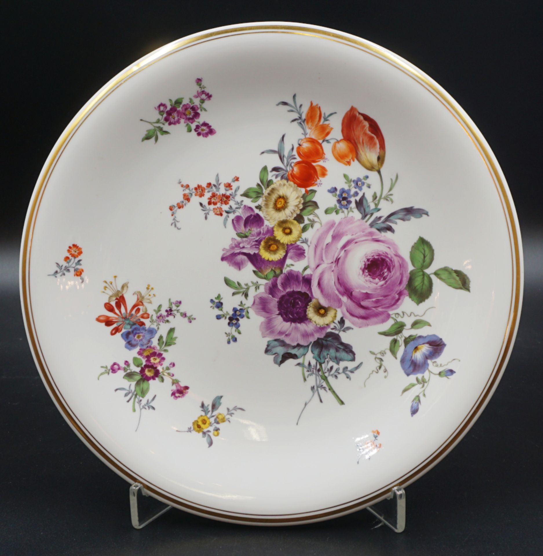 1 Wandteller MEISSEN 20. Jh. "Blumendekor mit Goldrand" ca. D 31,5cm, 3. Wahl, Asp.