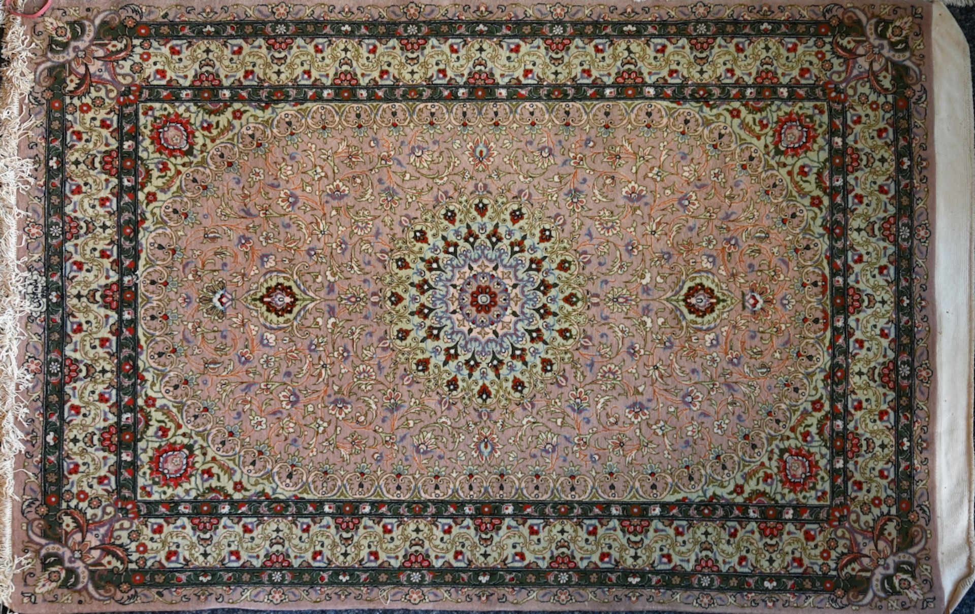 3 Orientteppiche 20. Jh. u.a. GHOM, Iran, z.T. mit Seidenanteil, bis ca. 152x105cm, z.T. Fransen, z. - Image 3 of 3