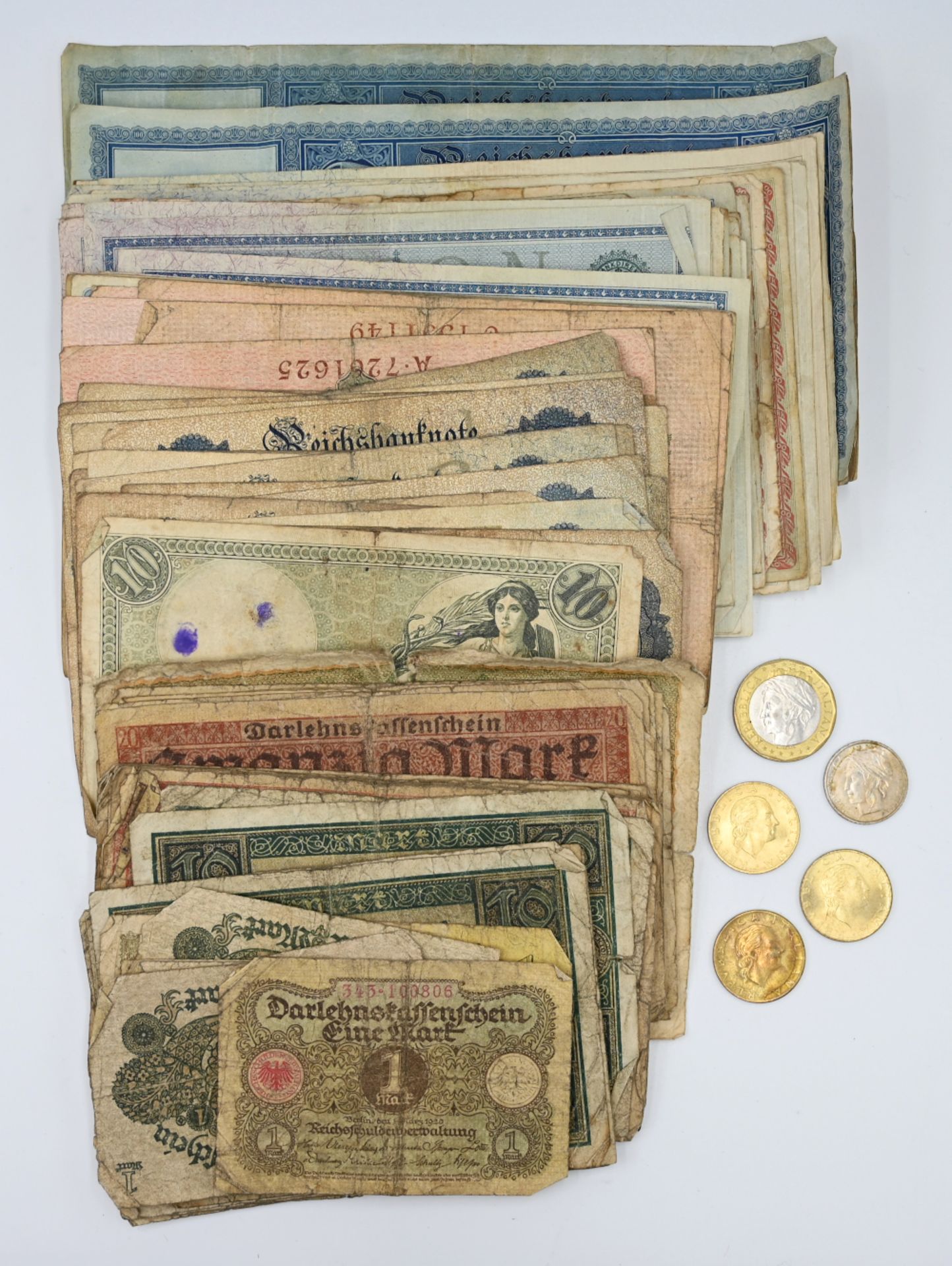 1 Konv. Reichsbanknoten sowie ausländische Währungen, min. Münzgeld u.a. Asp./ Gsp. - Image 2 of 2