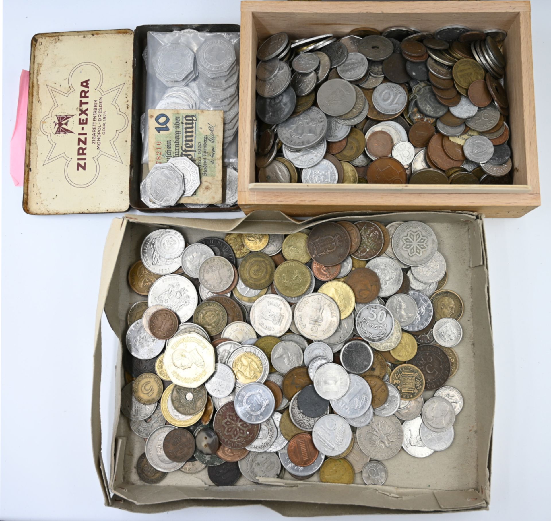 1 Konv. Münzen Metall u.a. 19./ 20. Jh. versch. Länder, Zahlgeld, Straßenbahngeld im Karton