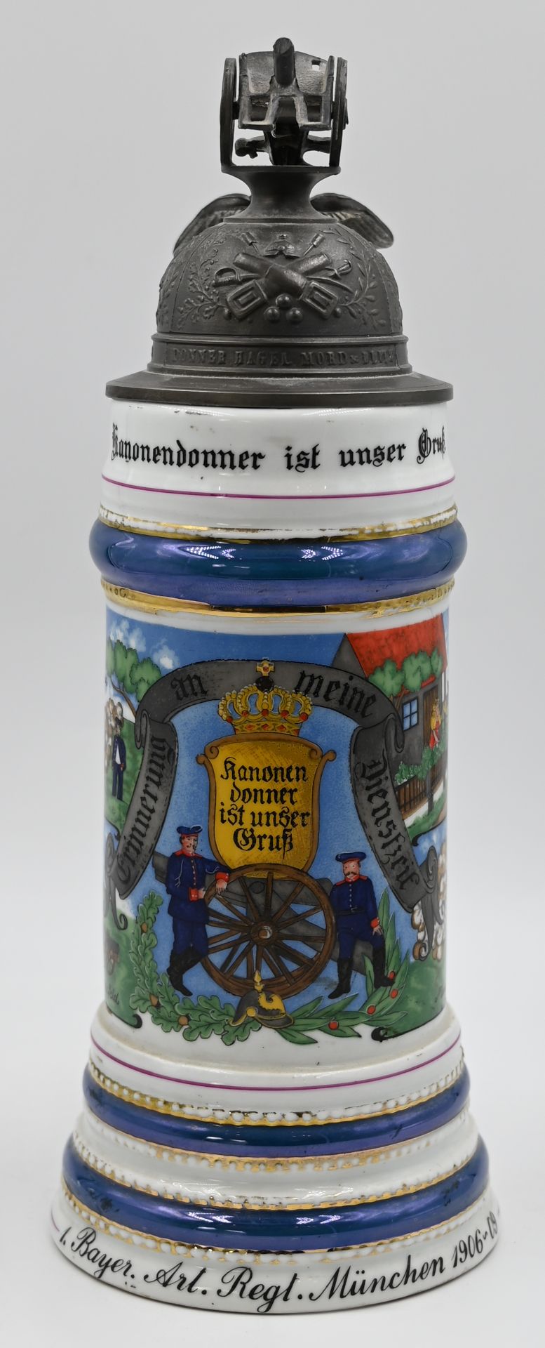 1 Reservistenkrug Porzellan bez. "1. Bayer. Art. Regt. München 1906-09" mit Namensliste, erotischer
