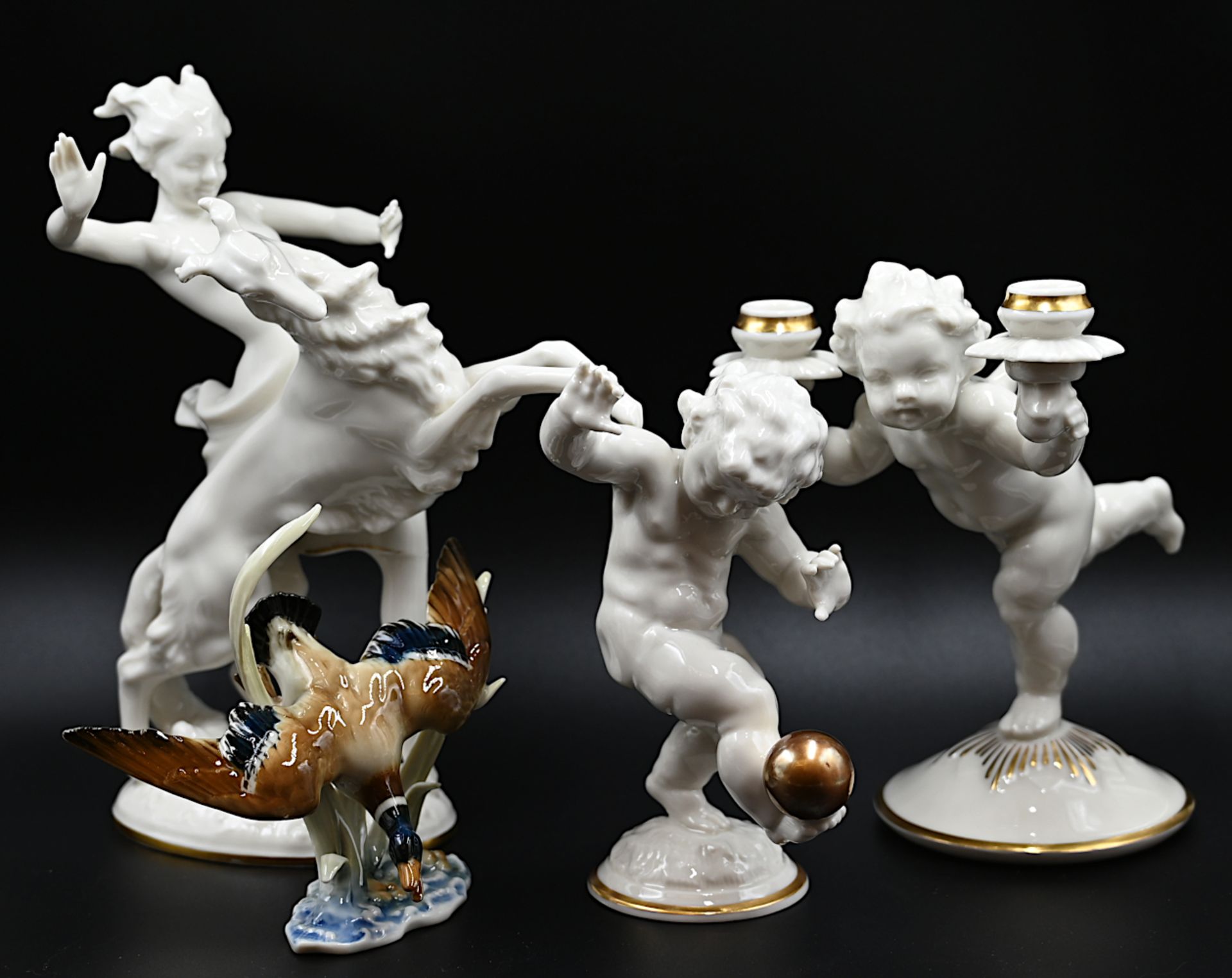 4 Figuren Porzellan HUTSCHENREUTHER z.T. gestrichen "Putti", "Mädchen mit Jagdhund",