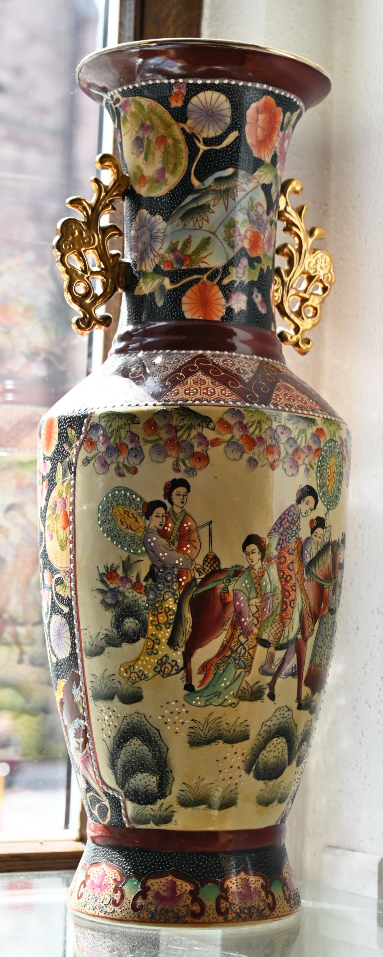 1 Konv. asiatische Keramik u.a.: 2 Figuren „Panther“ bis H ca. 86cm, Bodenvasen bis H ca. 60cm, Cach - Image 4 of 6