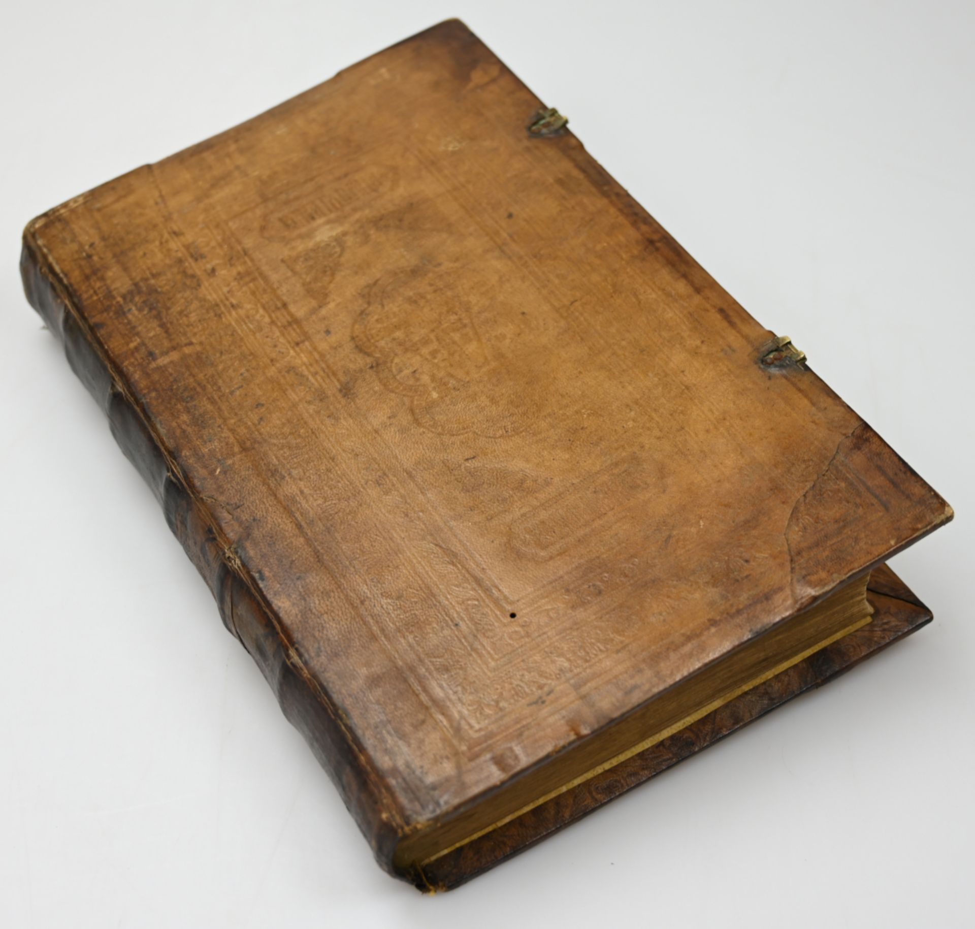 1 liturgisches Buch wohl Osteuropa lt. EL 18. Jh./um 1800, ca. 55,5x23,5cm