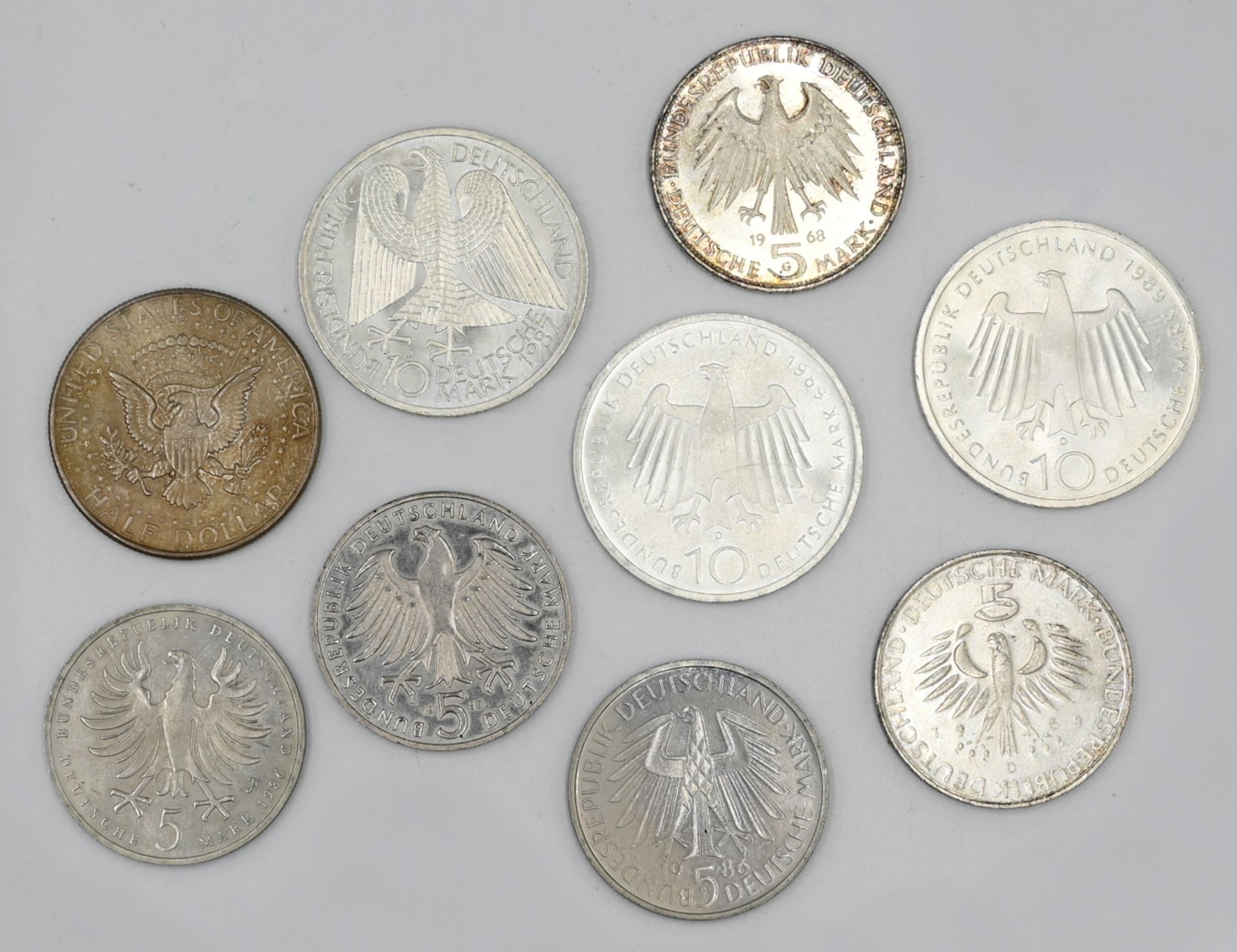 1 kleiner Posten Münzen/ Medaillen Si. Metall BRD 5/ 10DM, USA u.a. Asp./ Gsp.