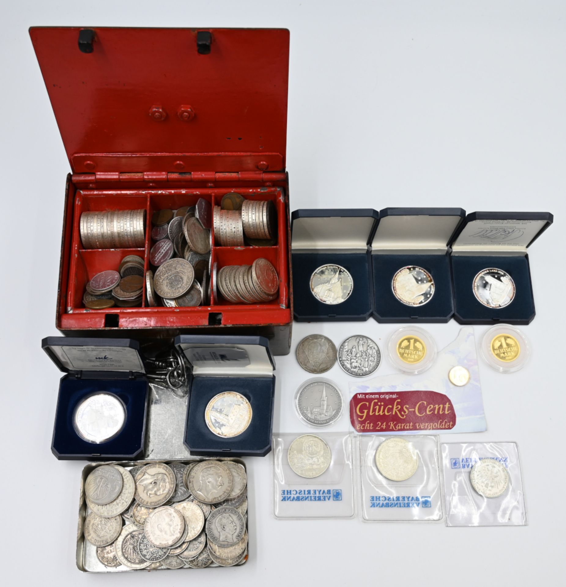 1 Konv. Münzen/Medaillen Silber, Mtall u.a., Deutsches Reich 3/5 Mark, z.T. 2. WK, Banknoten, Zahlge