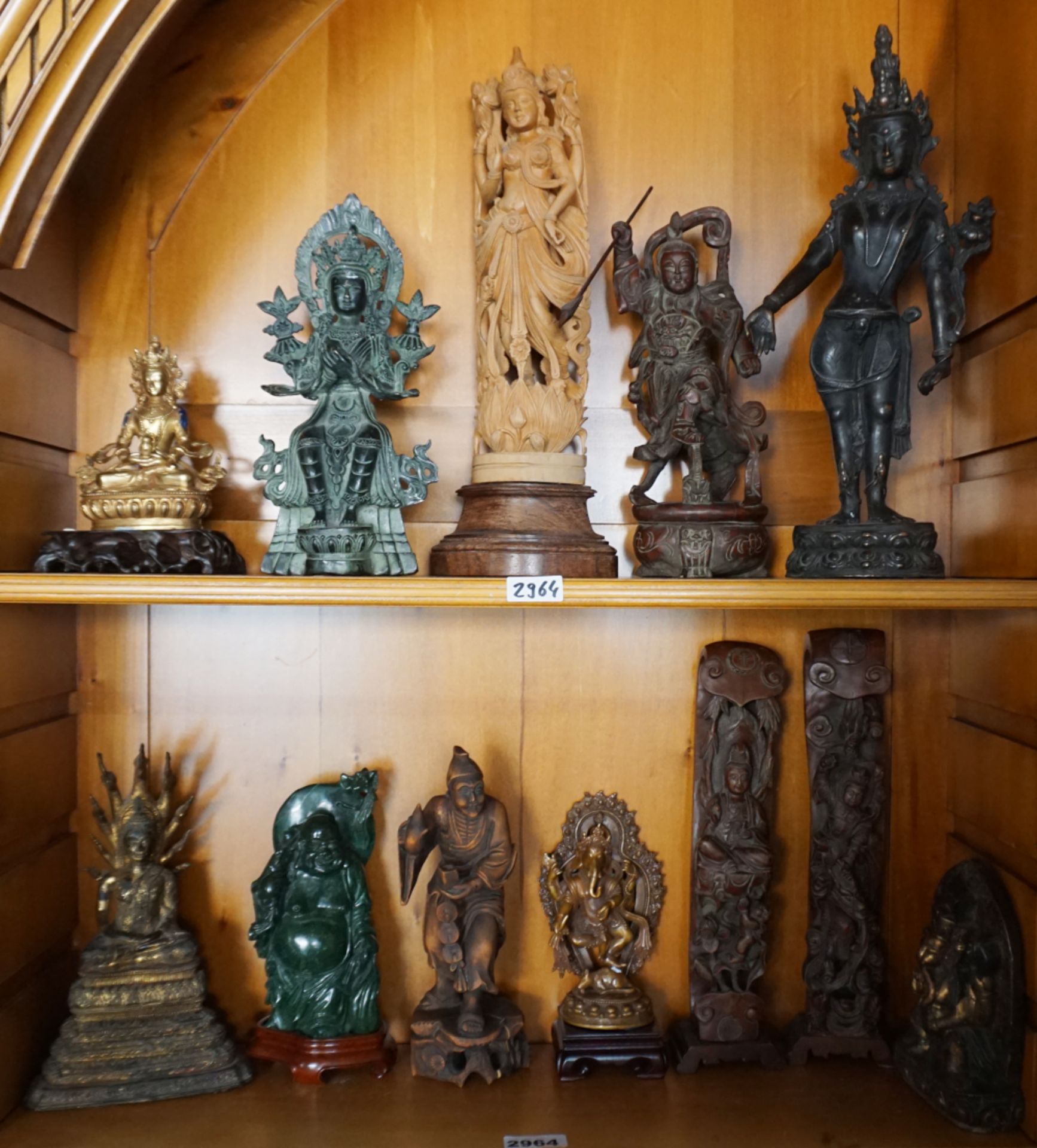 1 Sammlung asiatischer Dekorationsfiguren 20. Jh. (ca. 12 Stück) Holz/Metall u.a., z.B. A. R. SHAKU& - Image 2 of 2