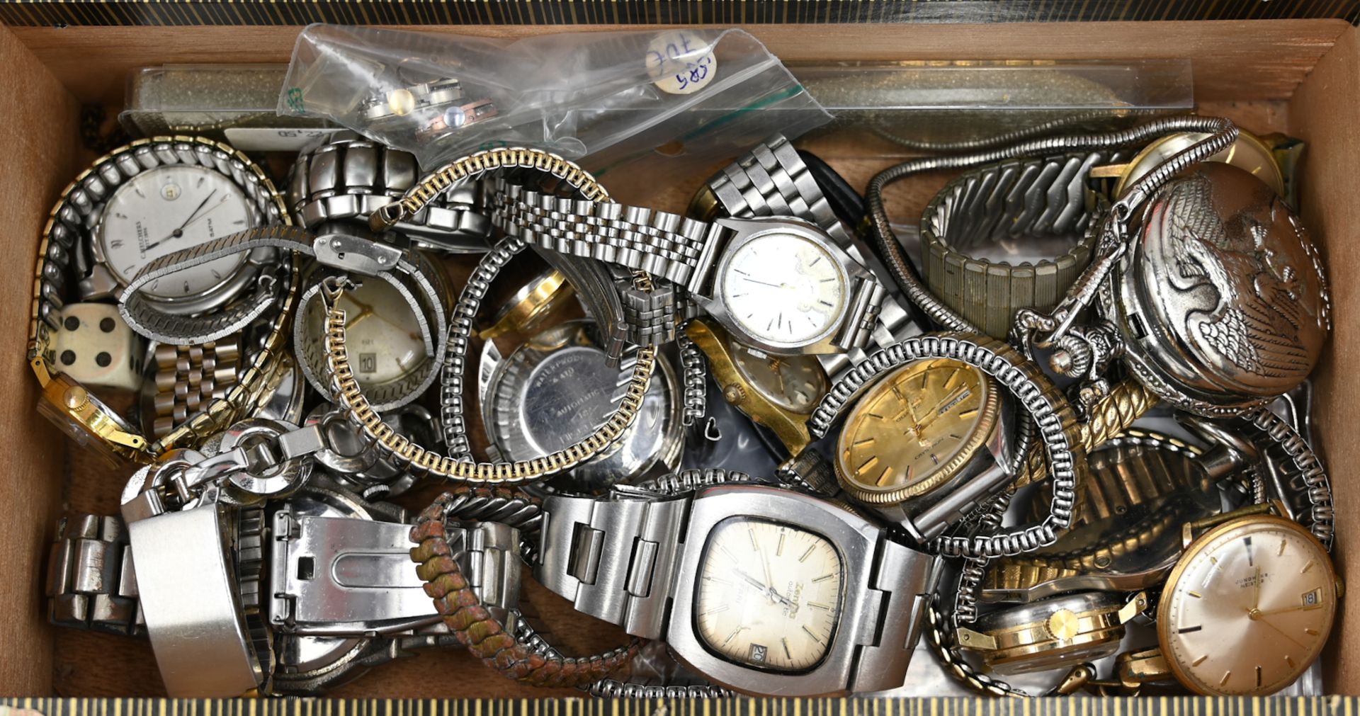 1 Konvolut Armbanduhren Metall z.T. vergoldet DUGENA, SEIKO u.a., je Asp./Gsp. in der Holzschatulle - Bild 2 aus 2