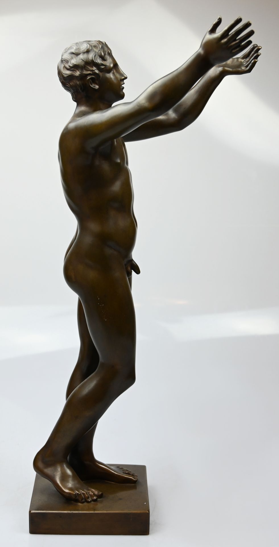 1 Plastik wohl Bronze unsign. "Männlicher Akt", H ca. 73cm, min. ber., Asp. - Image 3 of 5