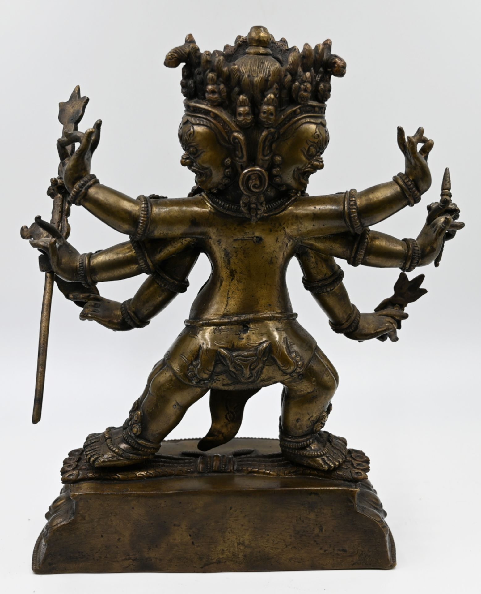 1 Figur Messing 20. Jh. wohl "Tibetische Gottheit Mahakala" H ca. 23cm, ber., Asp. - Image 3 of 4
