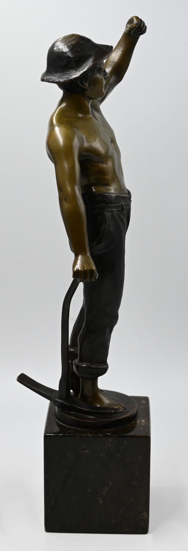 1 Figur wohl Bronze auf Plinthe bez. HUBERT (wohl Raphael H. 1884-ca.1975) - Bild 4 aus 6