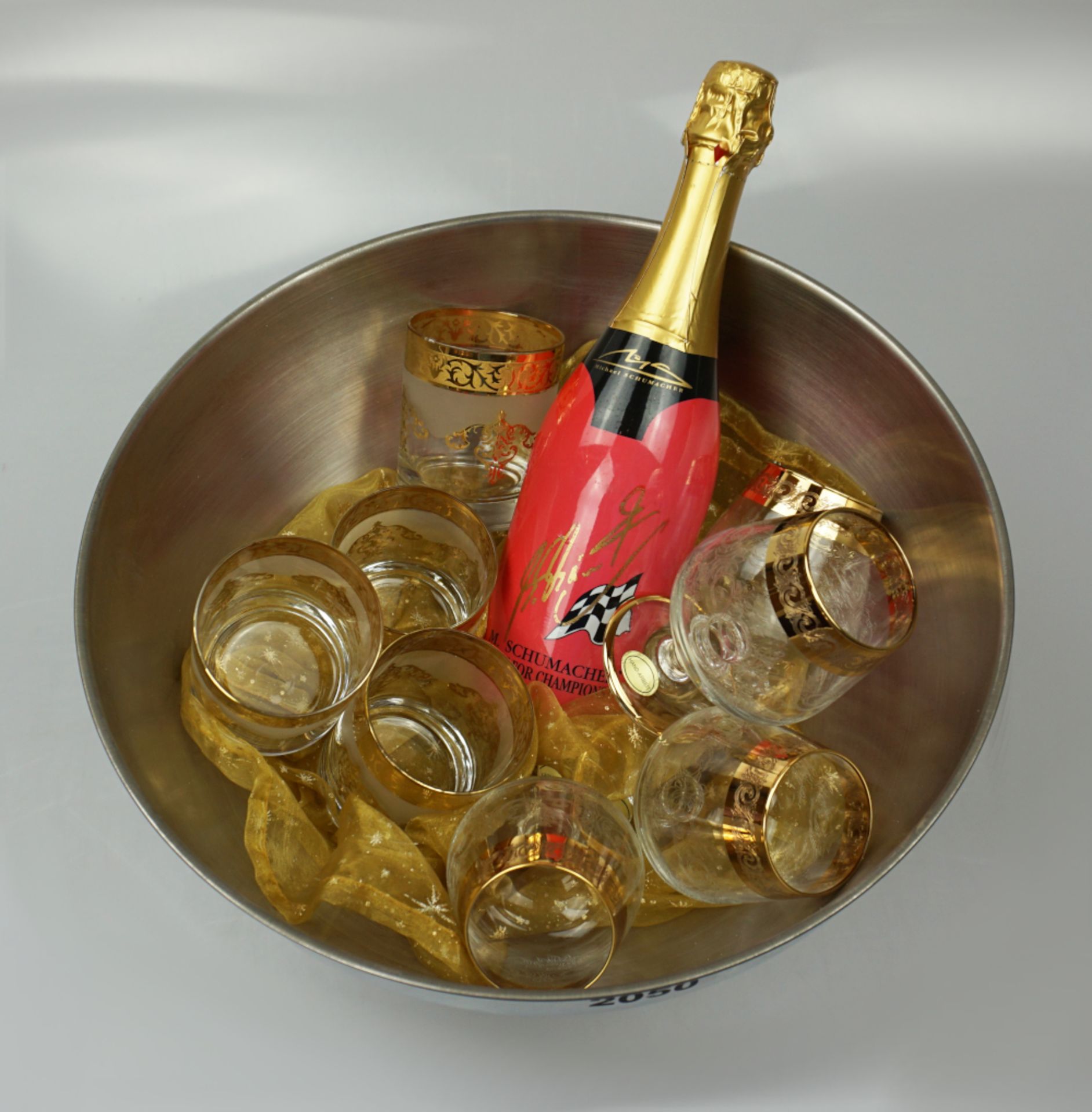 1 Sektkühler Metall vers. H ca. 25cm, 1 Flasche Sekt "M. SCHUMACHER" sowie 8 Gläser mit Goldrand, z. - Bild 2 aus 2
