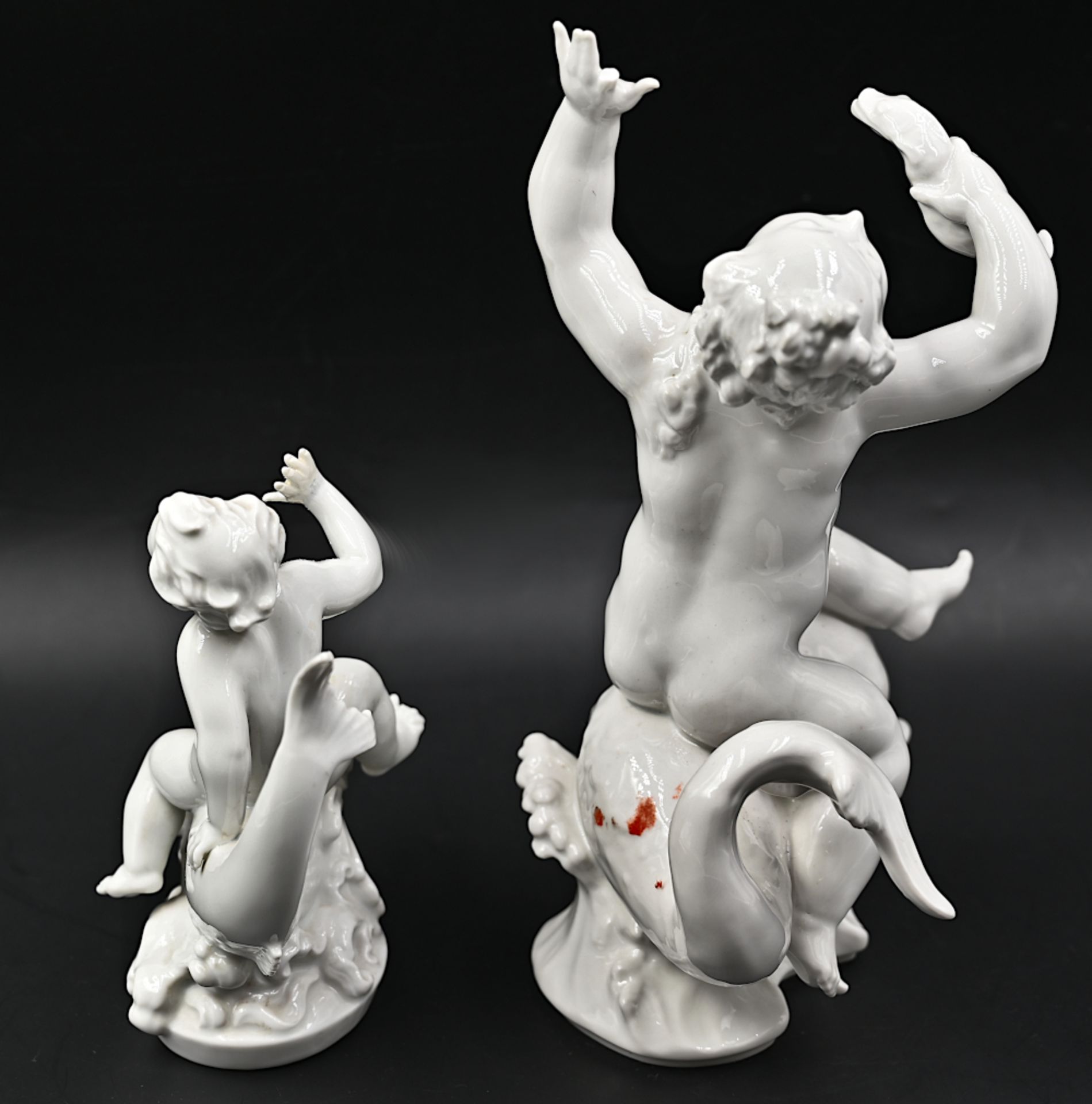 2 Porzellanfiguren: KPM "Putto auf Delfin" Entwurf: Paul SCHEURICH ca. H 24cm, - Bild 3 aus 8