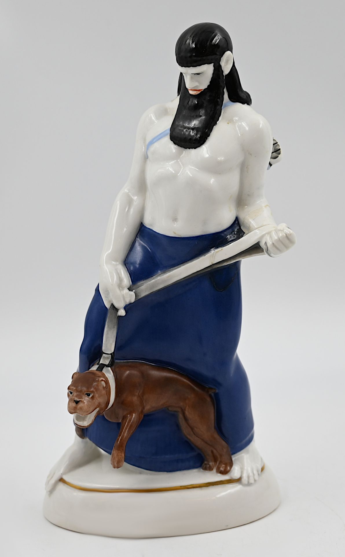 1 Porzellanfigur KPM "Assyrer mit Hund" Entwurf: Adolf AMBERG (wohl Hanau 1878-Berlin 1913)