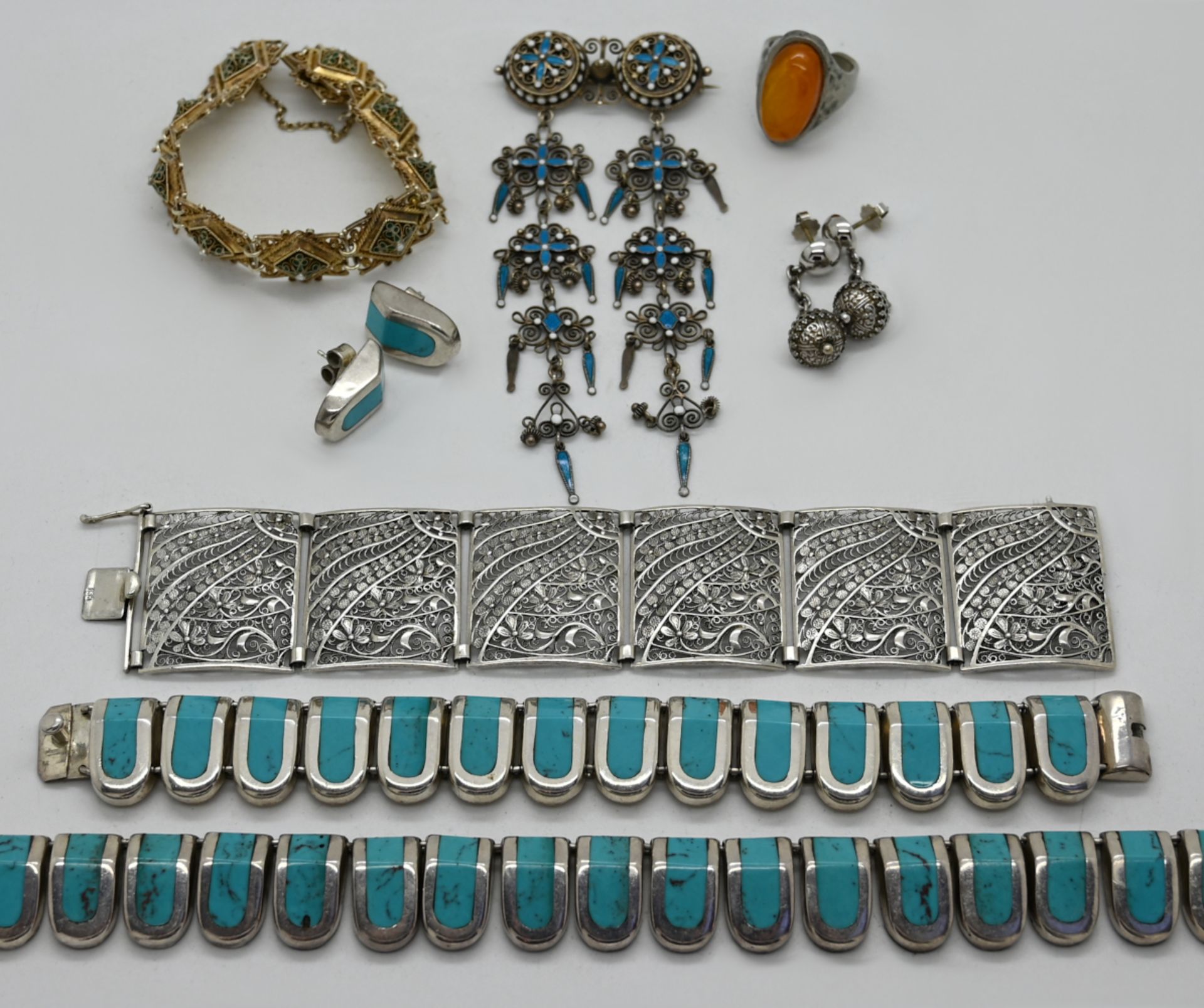 1 Konvolut Schmuck: Silber, Metall u.a., z.T. Mexico, z.T. mit Türkisen,