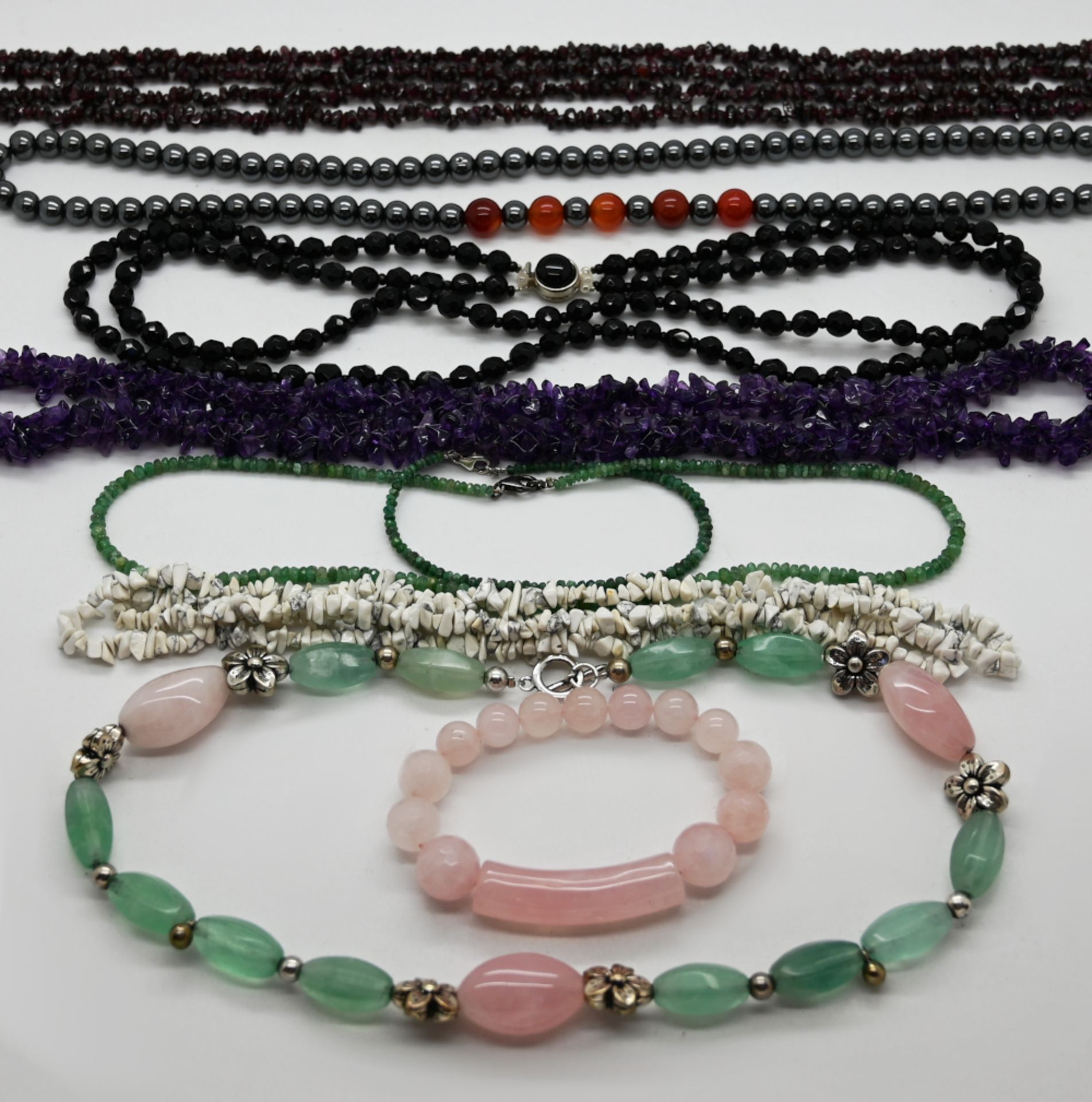 1 Konvolut Schmuck: Mode, Metall u.a., z.T. mit Silber, Halbedelsteinen, z.T. Amethyste, Rosenquarz, - Bild 2 aus 2