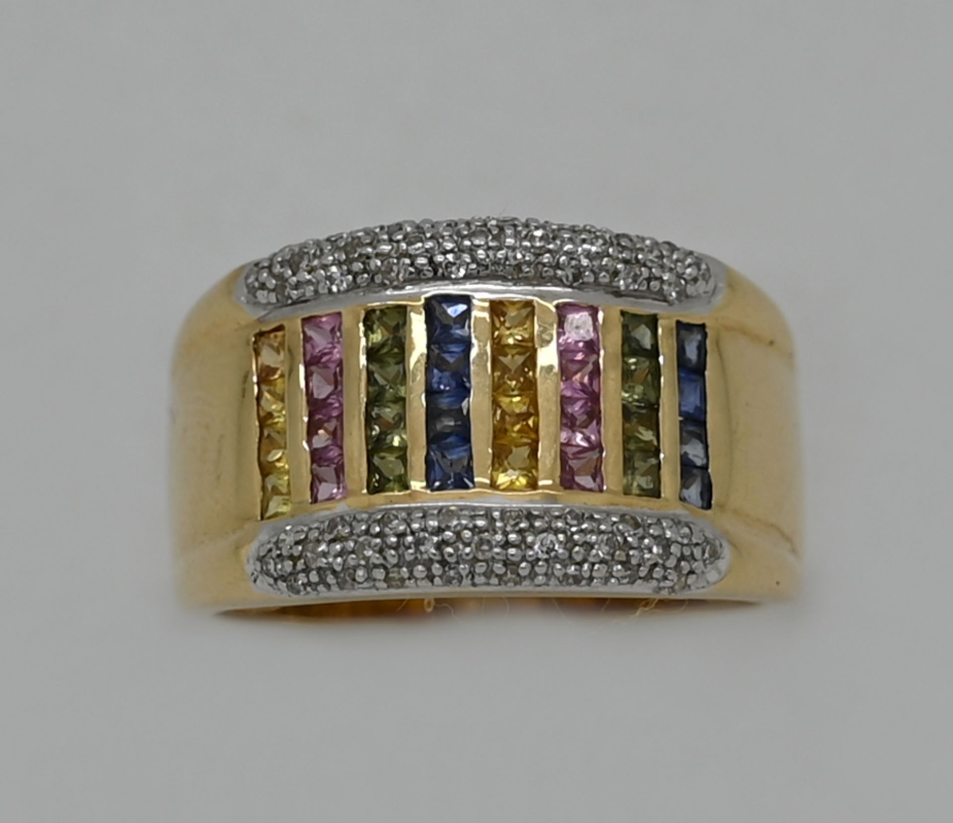 1 Damenring GG 14ct. mit multicolor Edelsteinen sowie Diamanten, Ringgröße ca. 66, min. Tsp.