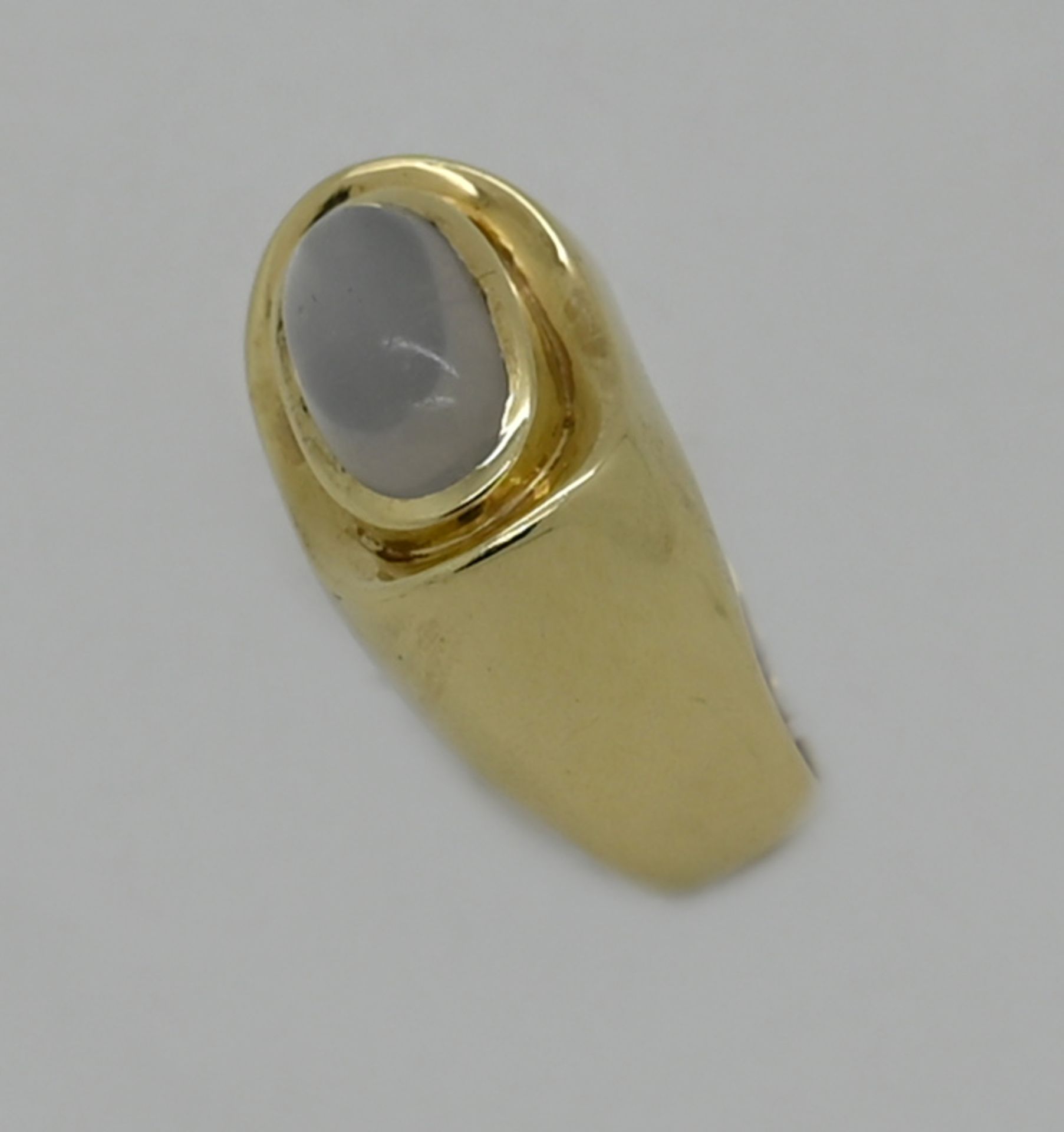 1 Damenring GG 14ct., wohl mit Mondstein, Tsp./ Kratzer, Ringgröße ca. 58 - Bild 2 aus 2