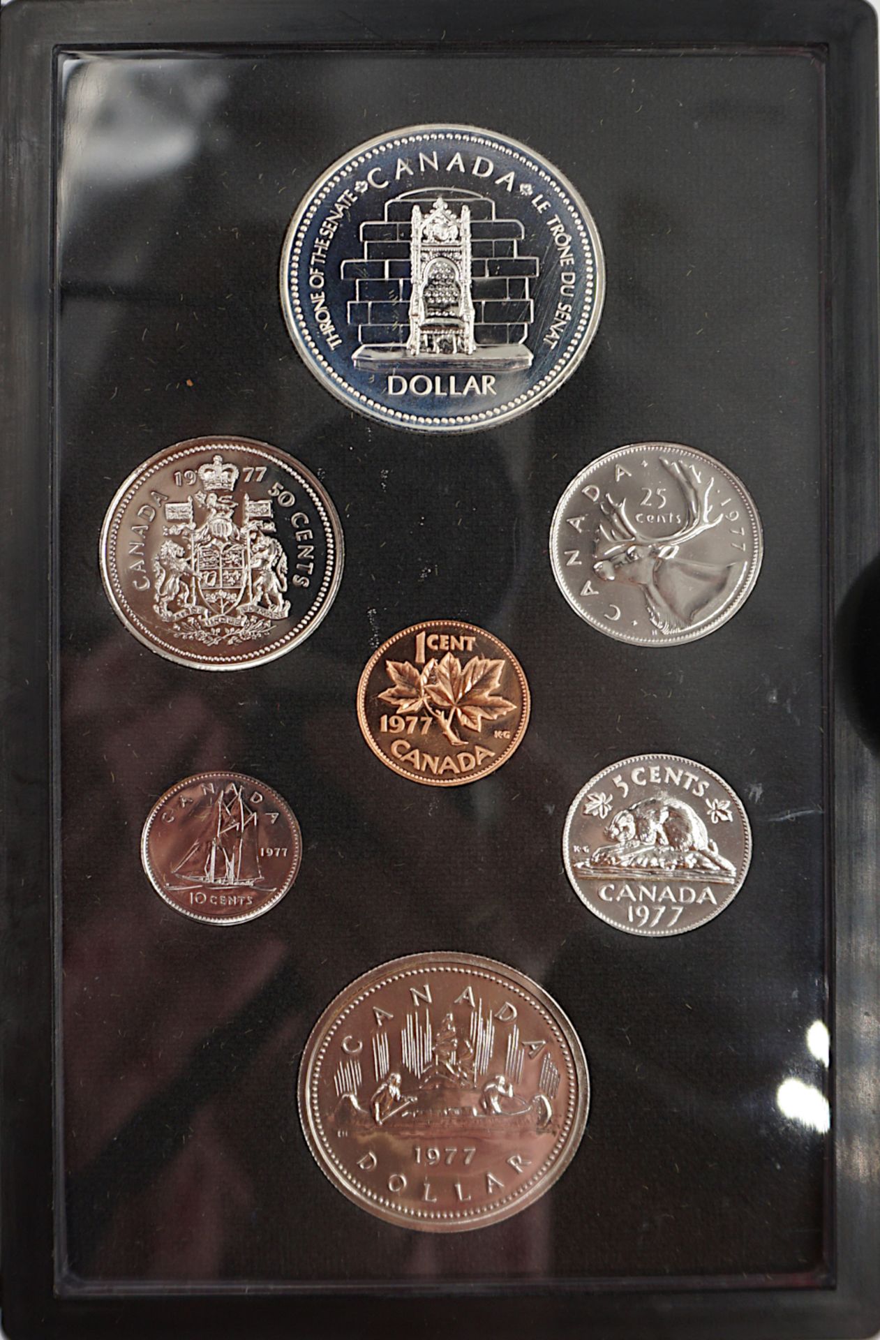 1 Konvolut Münzen/ Medaillen: Kanada, Zahlgeld verschieden, Besteckteile versilbert u.a. im Karton, - Bild 2 aus 2