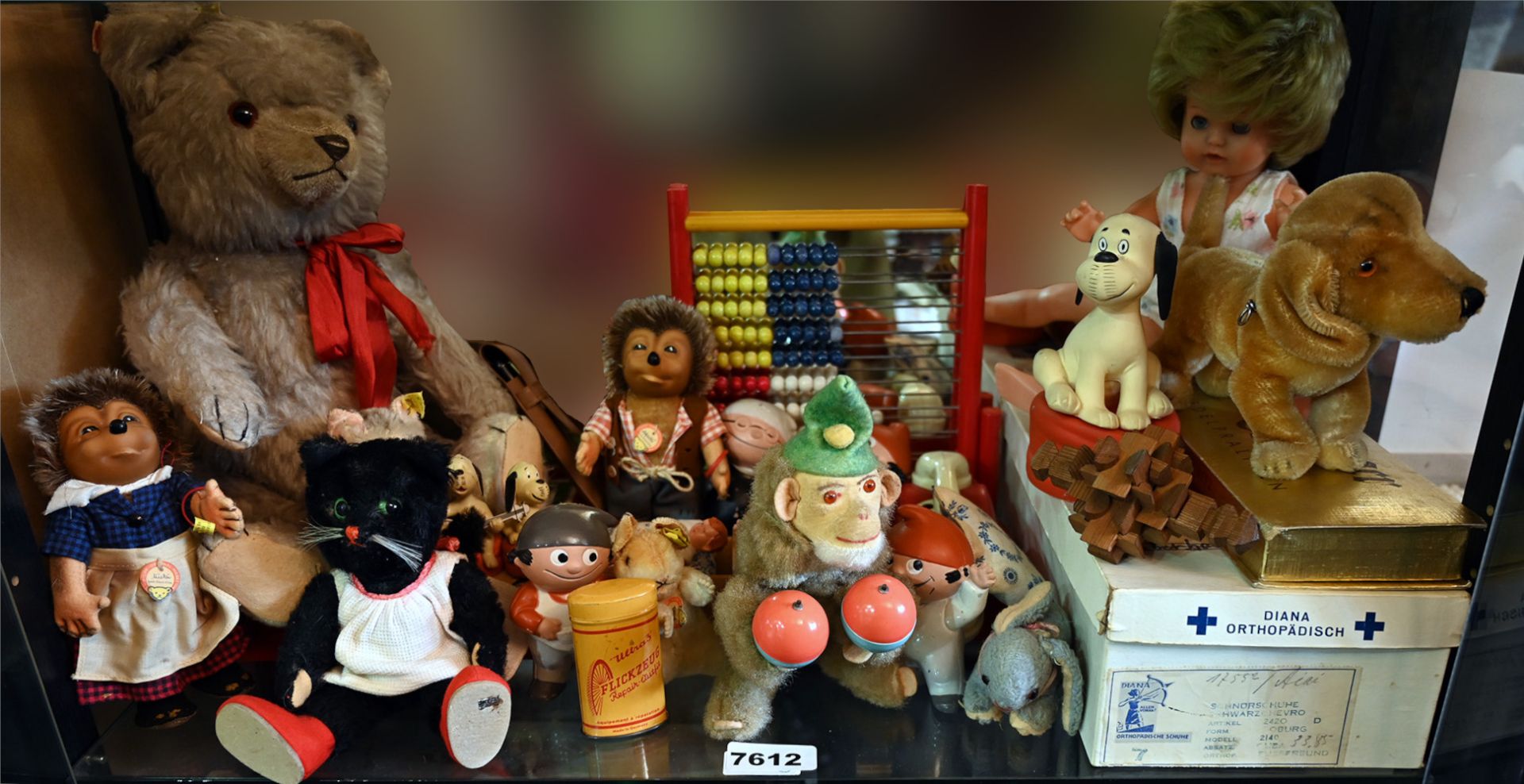 1 Konv. Spielzeug: Stofftiere z.T. STEIFF "Mecki" und "Micki", GOEBEL "Mainzelmännchen", WUM-Figuren - Bild 2 aus 2