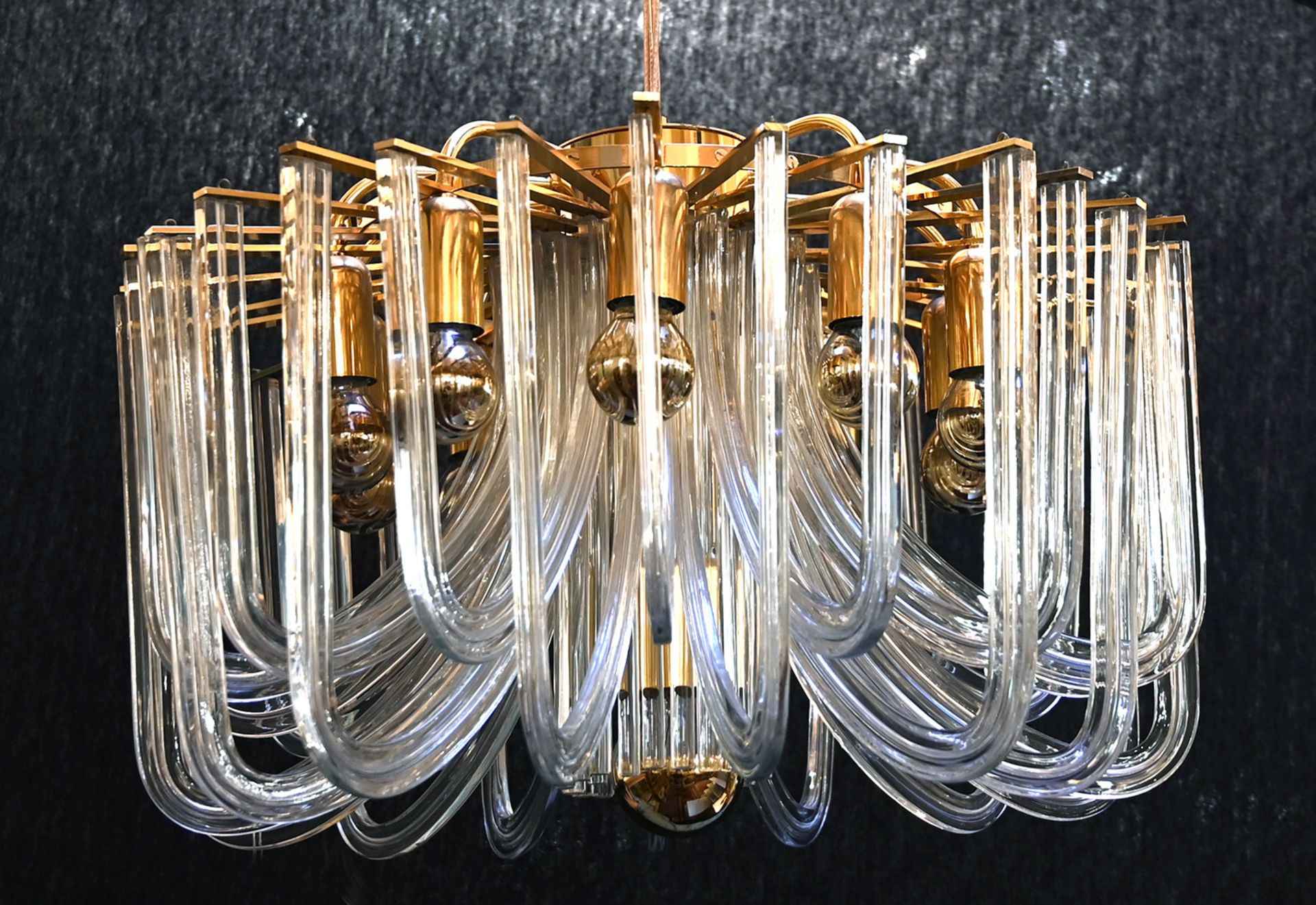 2 Designerlampen nztl. je BAKALOWITS, Wien: Tischlampe "4520/TL 12" ca. H 50cm, Lüster "4524/10+1/50