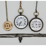 2 Taschenuhren, je um 1900, jeweils wohl Metall versilbert, Uhrketten und Schlüssel,