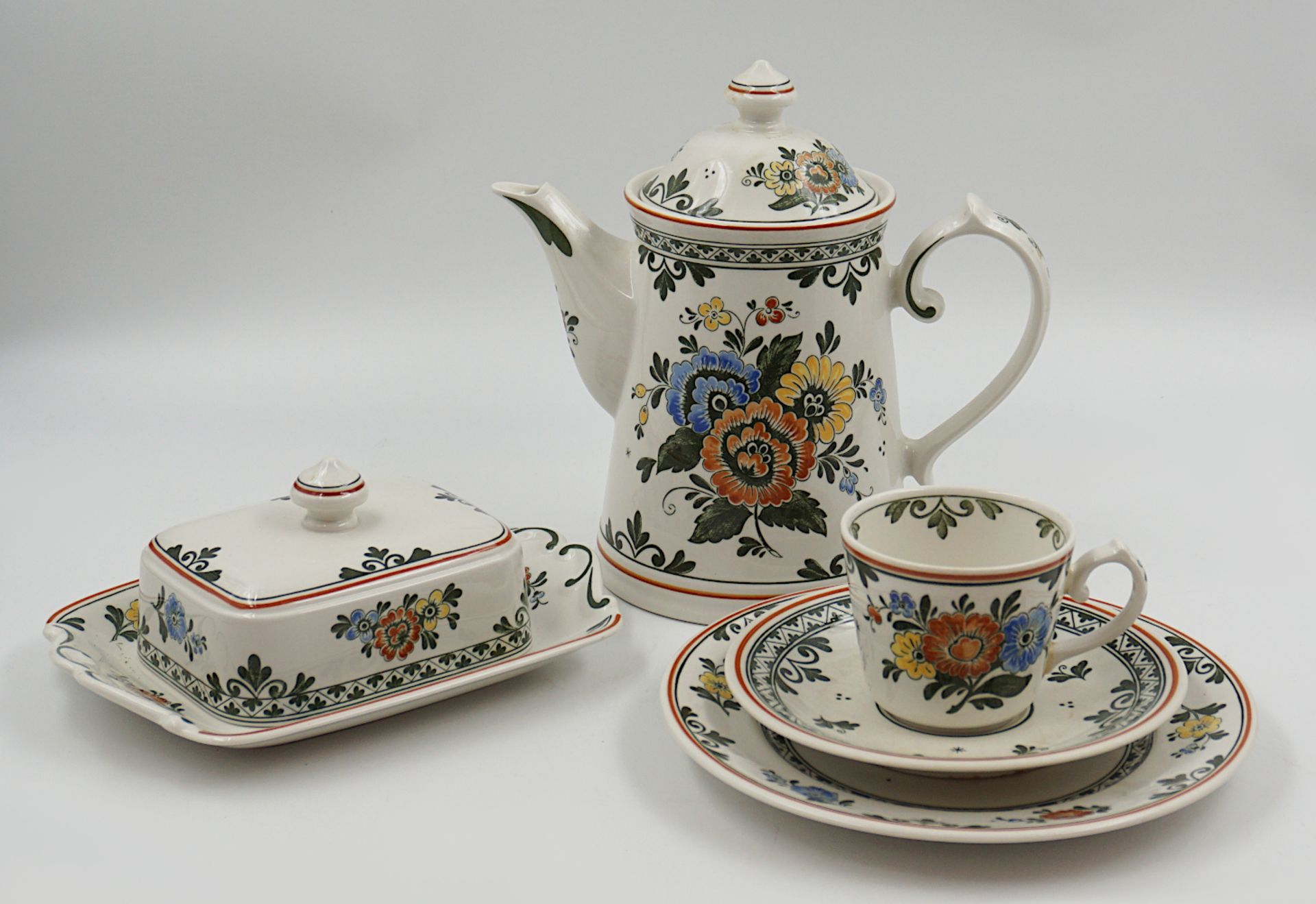 1 Konv. Porzellan VILLEROY&BOCH "Alt Amsterdam", mit Kanne,Terrine, Sauciere, u.a., z.T. besch., je