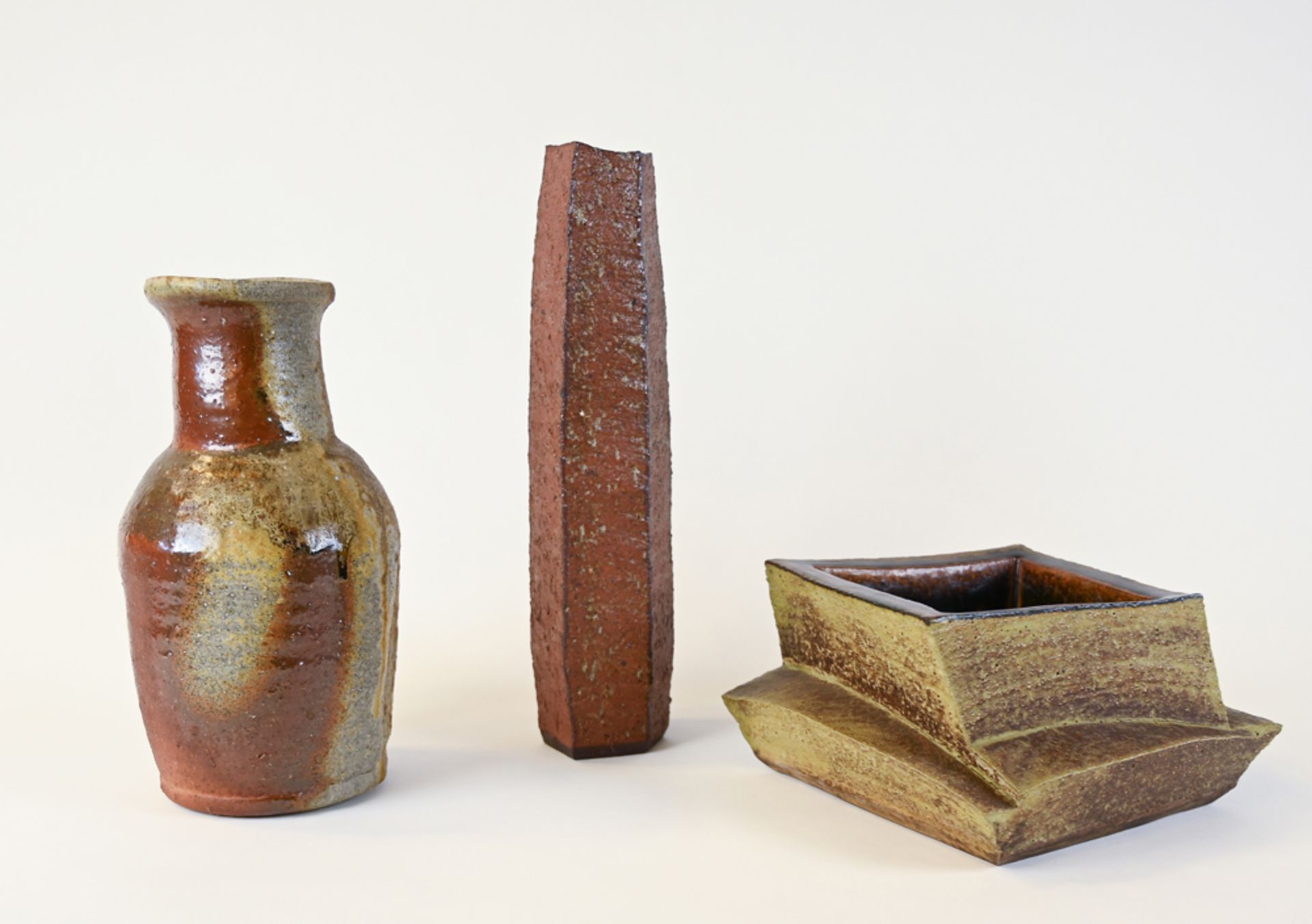 Zwei Vasen und Schale, Studio-Keramik