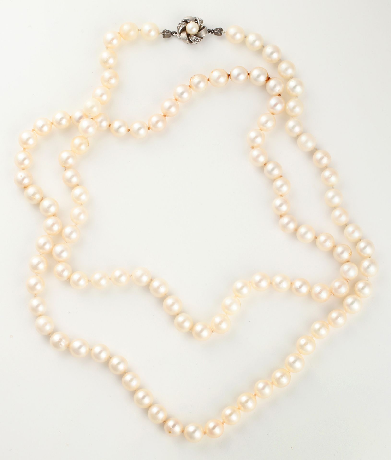Zuchtperlcollier, aus 104 Perlen