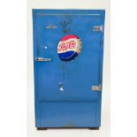 Pepsi-Kühlschrank, Linde