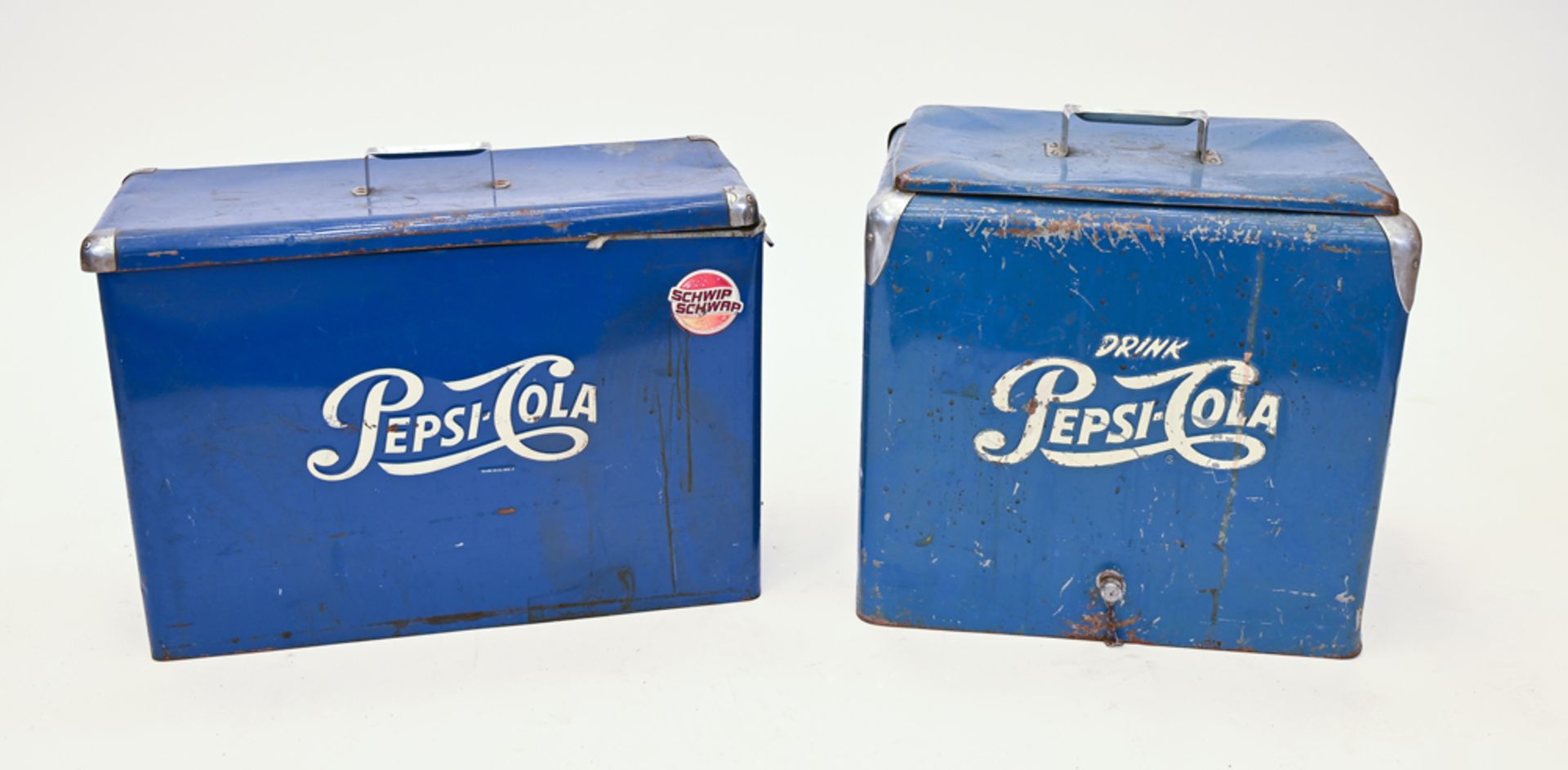 Zwei Pepsi-Kühlboxen, Greetham Industries