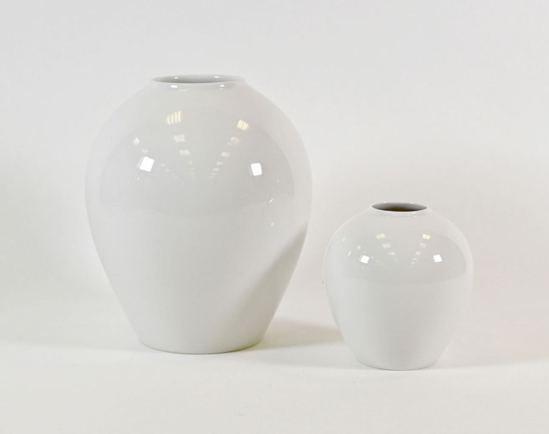 Zwei verschiedene Vasen, KPM Berlin